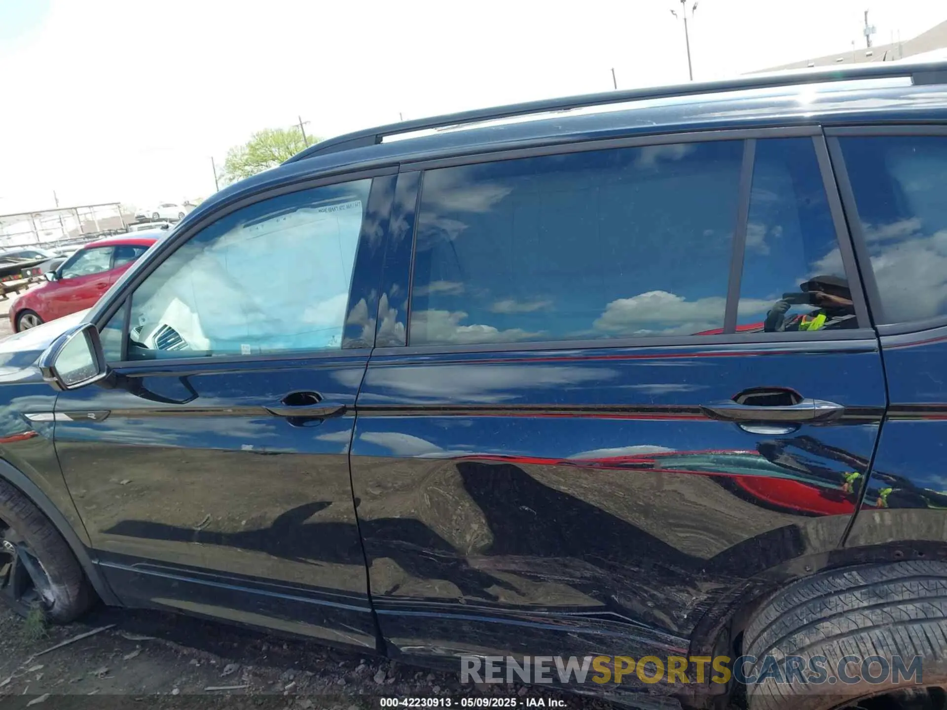14 fotografías del automóvil dañado 3VV8B7AX1PM031316 VOLKSWAGEN TIGUAN 2023