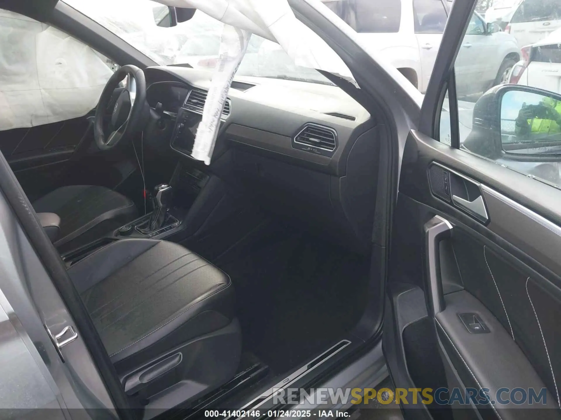 5 fotografías del automóvil dañado 3VV8B7AX3PM106873 VOLKSWAGEN TIGUAN 2023