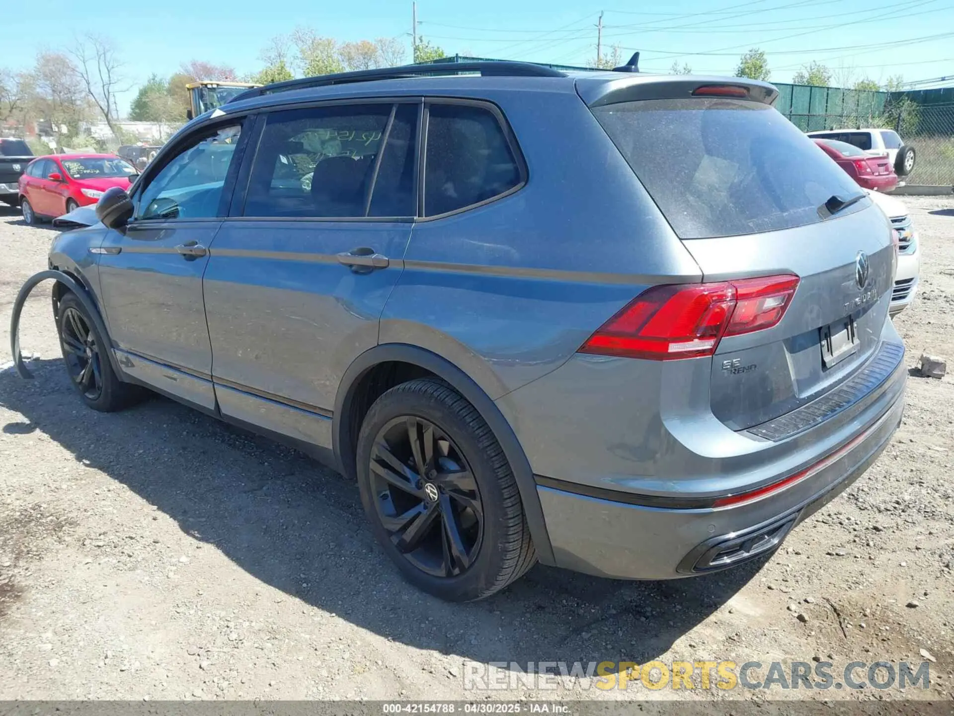 3 fotografías del automóvil dañado 3VV8B7AX7PM102793 VOLKSWAGEN TIGUAN 2023