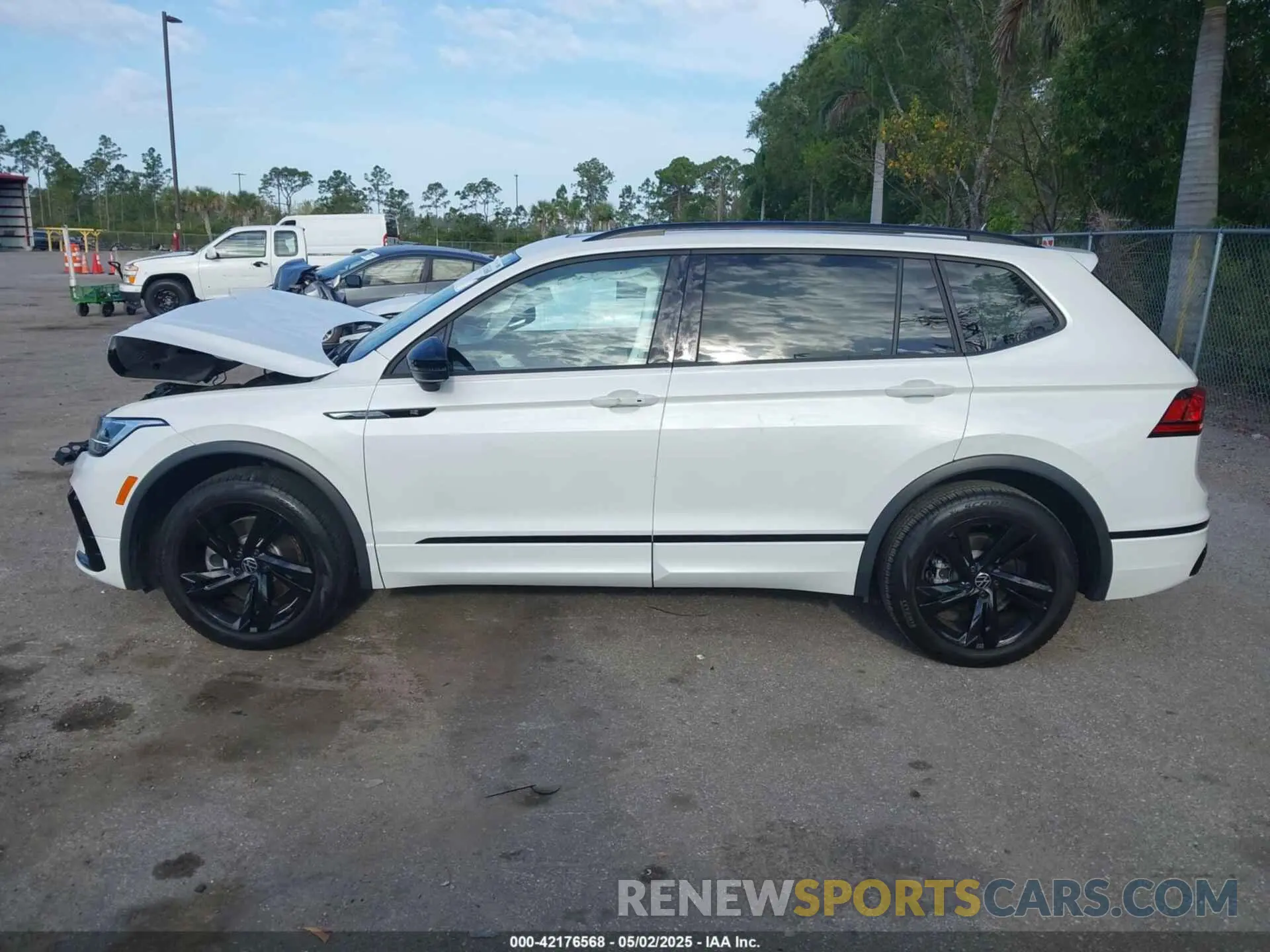15 fotografías del automóvil dañado 3VVCB7AX0PM092375 VOLKSWAGEN TIGUAN 2023