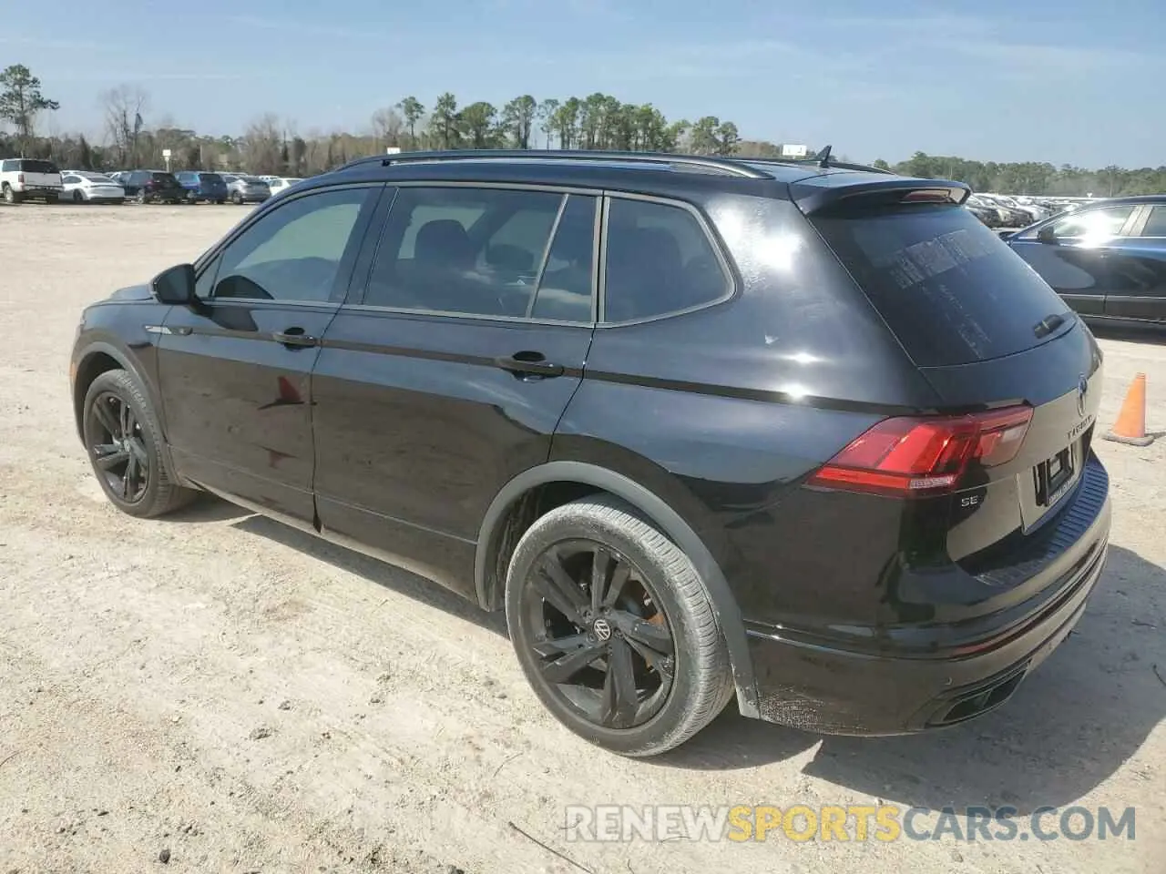 2 fotografías del automóvil dañado 3VVCB7AX1PM037076 VOLKSWAGEN TIGUAN 2023