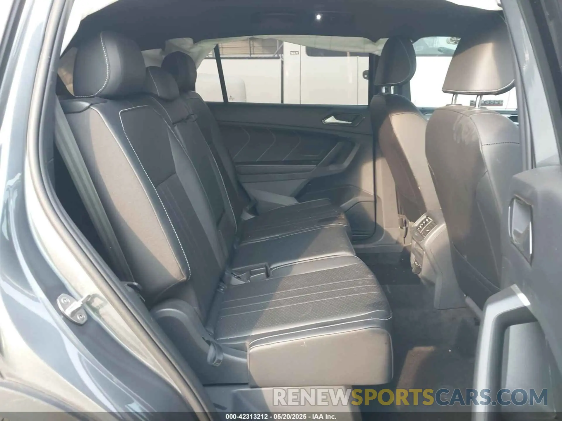 8 fotografías del automóvil dañado 3VVCB7AX2PM107104 VOLKSWAGEN TIGUAN 2023