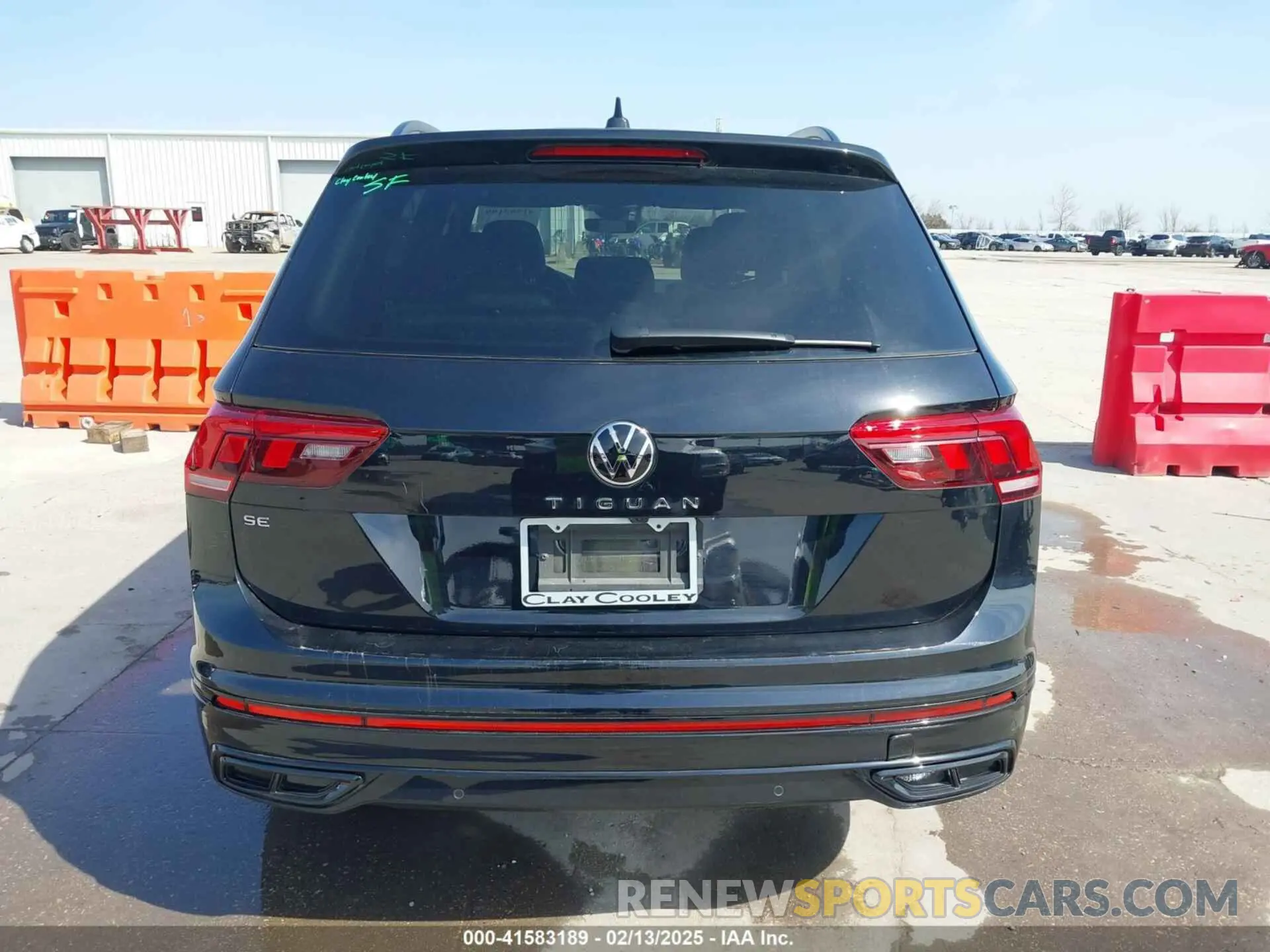 17 fotografías del automóvil dañado 3VVCB7AX5PM139416 VOLKSWAGEN TIGUAN 2023