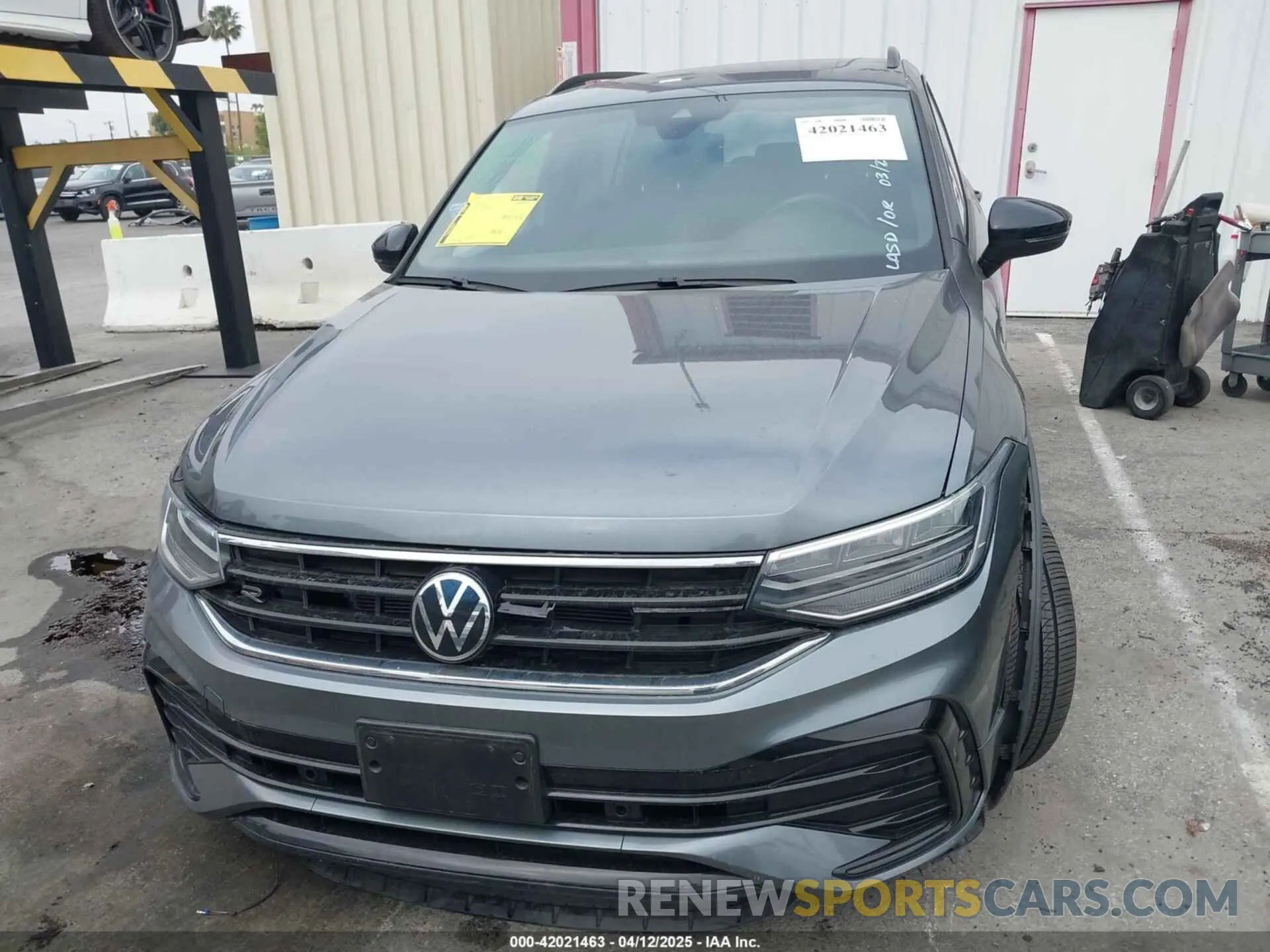 12 fotografías del automóvil dañado 3VVCB7AX8PM040458 VOLKSWAGEN TIGUAN 2023
