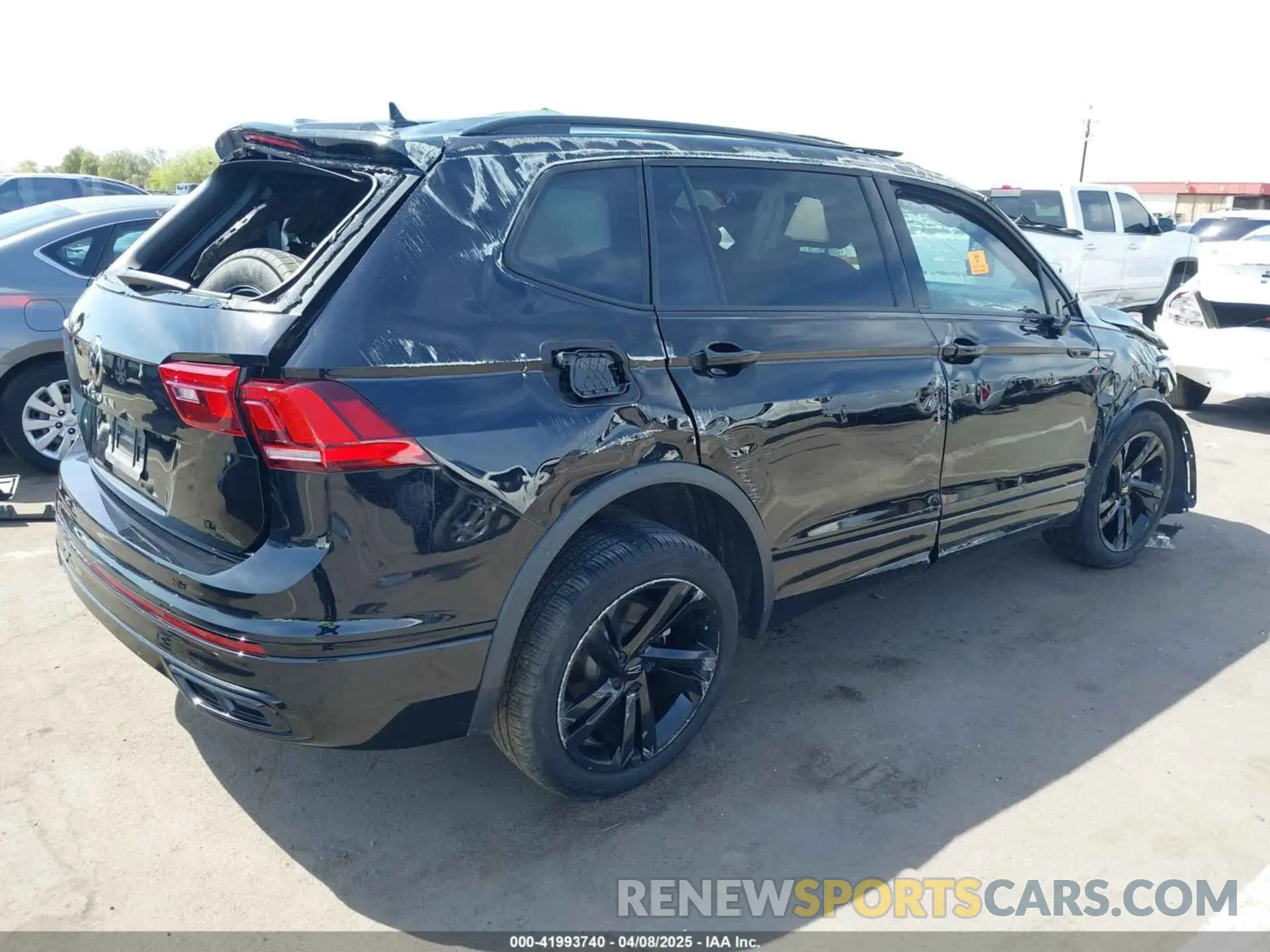 4 fotografías del automóvil dañado 3VVCB7AX9PM014564 VOLKSWAGEN TIGUAN 2023