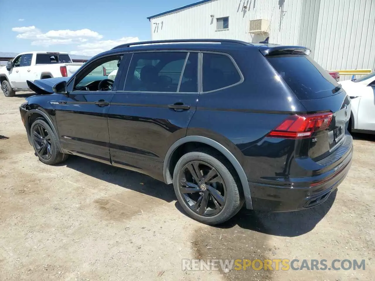2 fotografías del automóvil dañado 3VVCB7AXXPM038789 VOLKSWAGEN TIGUAN 2023