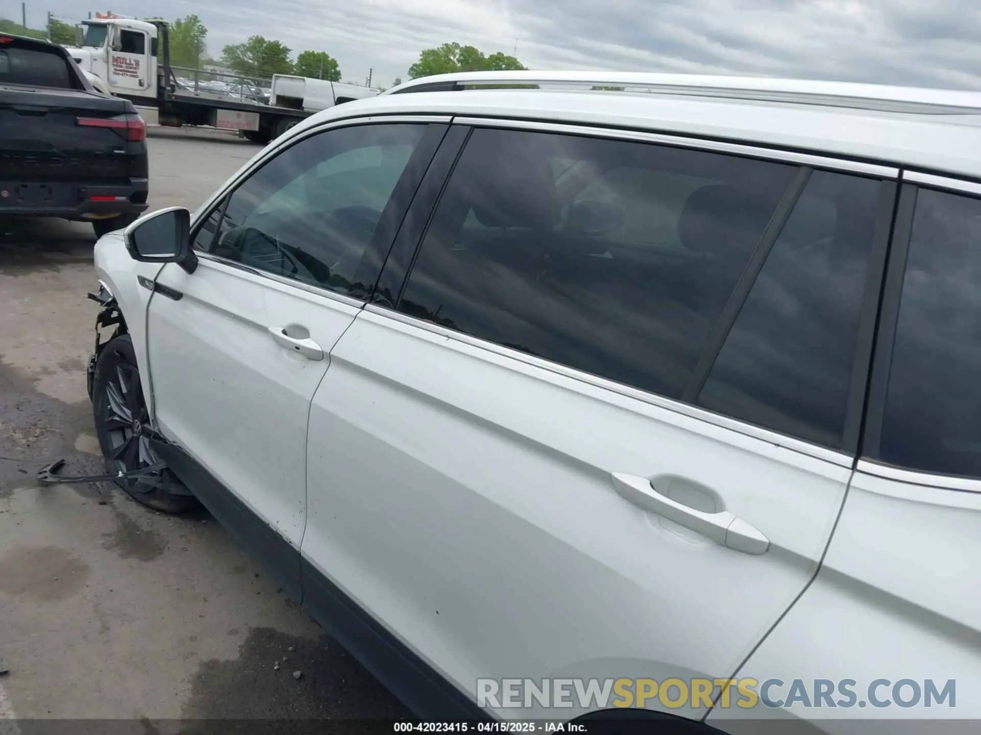 14 fotografías del automóvil dañado 3VVMB7AX0PM036876 VOLKSWAGEN TIGUAN 2023