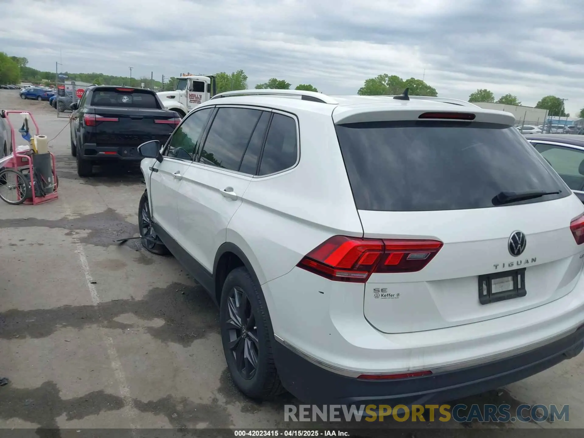 3 fotografías del automóvil dañado 3VVMB7AX0PM036876 VOLKSWAGEN TIGUAN 2023