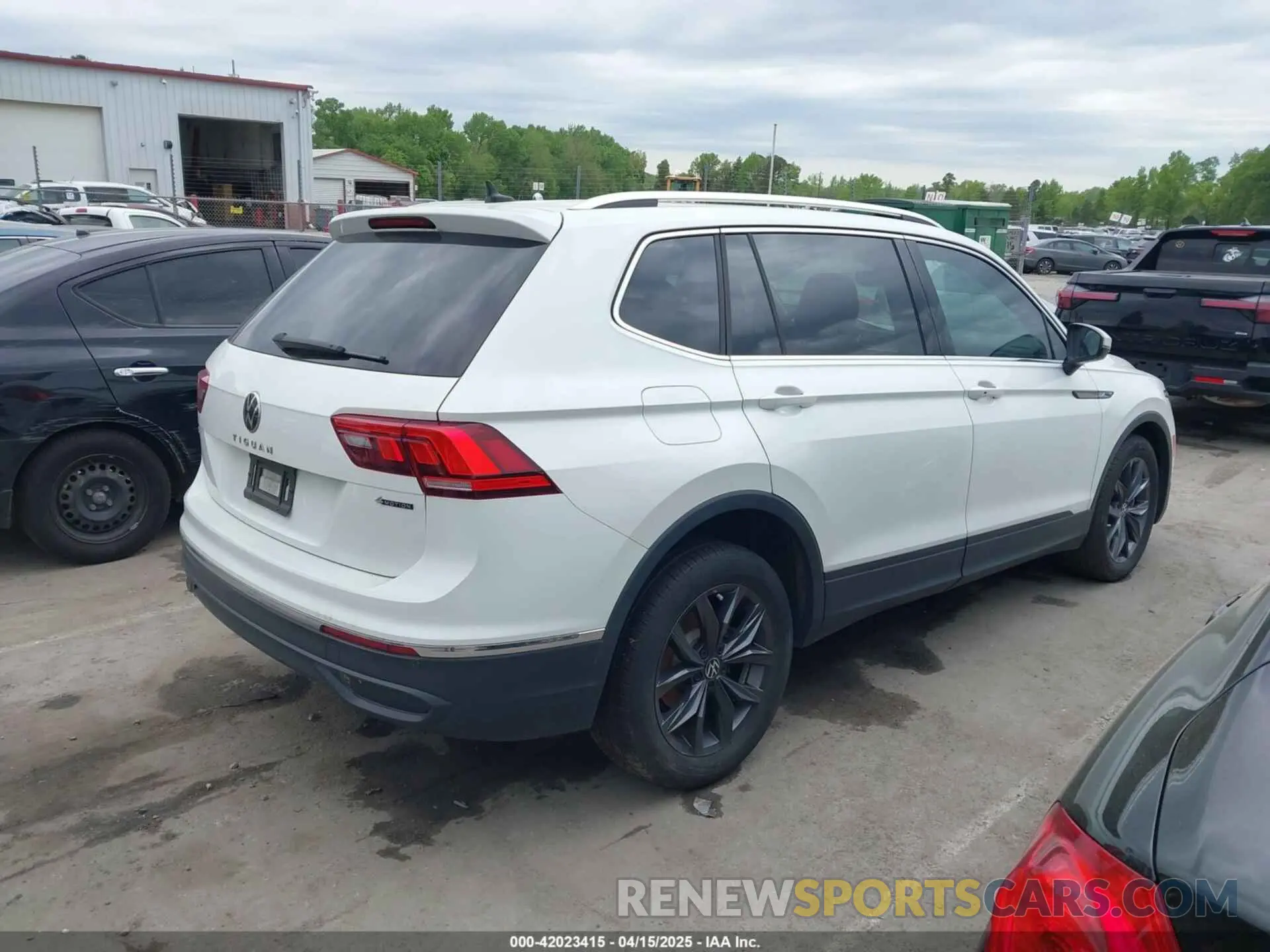 4 fotografías del automóvil dañado 3VVMB7AX0PM036876 VOLKSWAGEN TIGUAN 2023