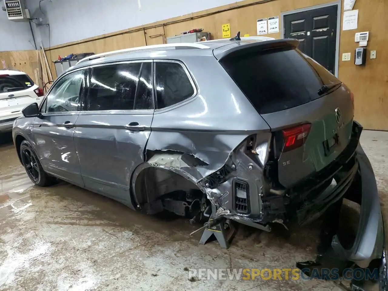 2 fotografías del automóvil dañado 3VVMB7AX1PM011274 VOLKSWAGEN TIGUAN 2023