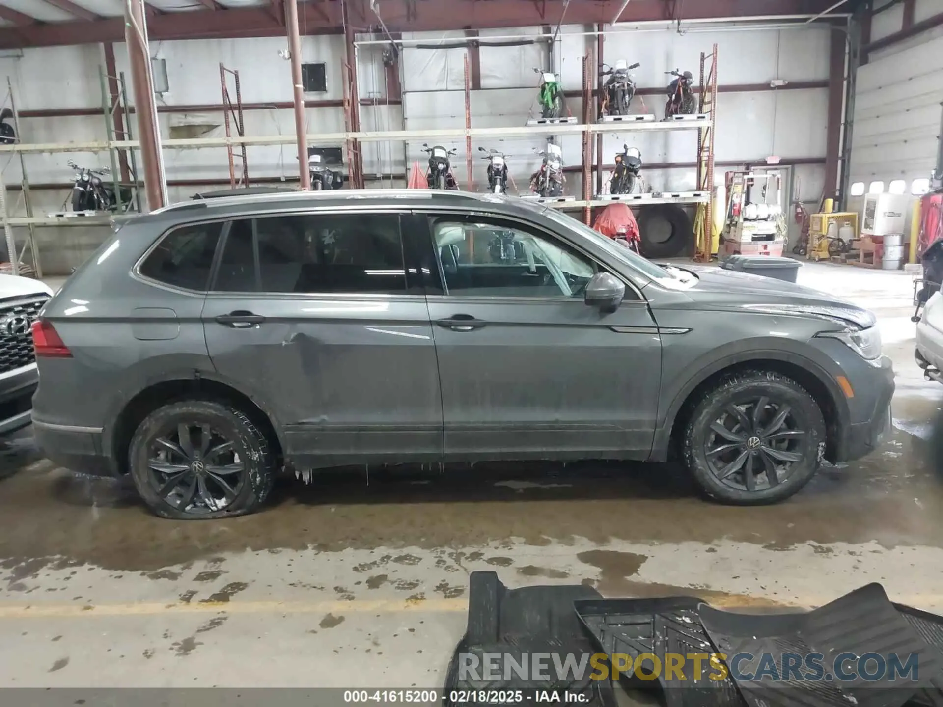 13 fotografías del automóvil dañado 3VVMB7AX5PM013447 VOLKSWAGEN TIGUAN 2023