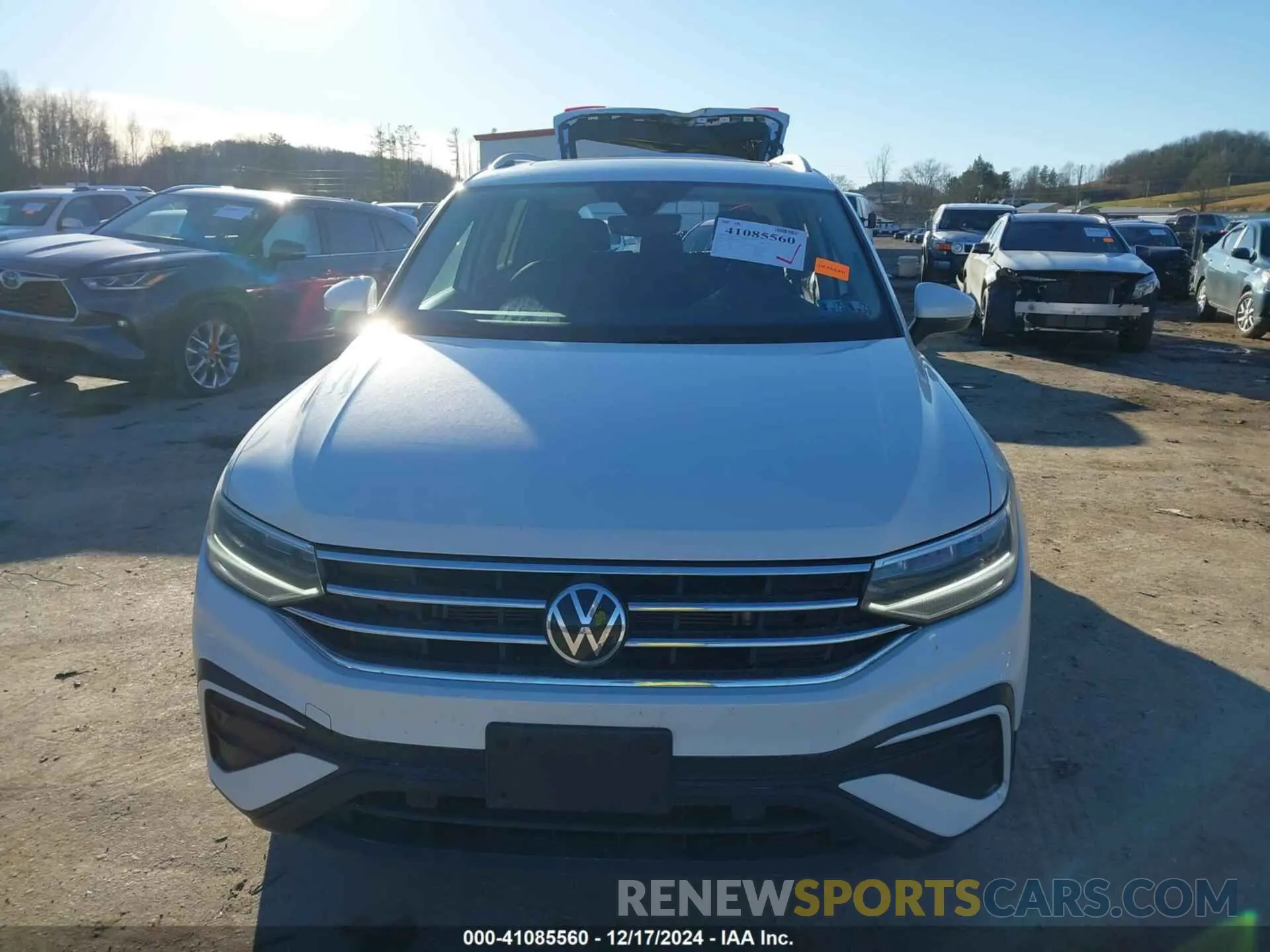 13 fotografías del automóvil dañado 3VVMB7AX9PM027609 VOLKSWAGEN TIGUAN 2023