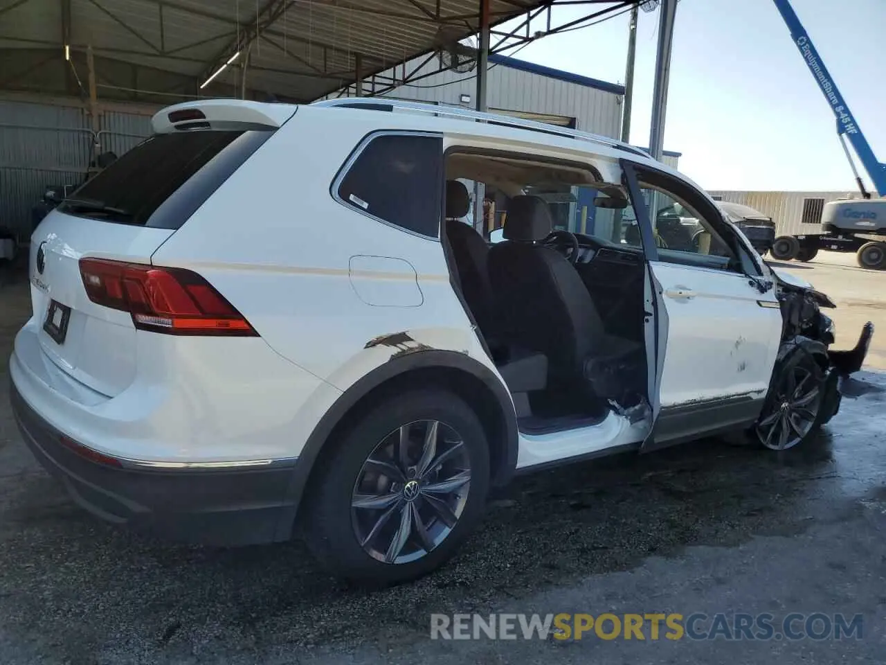 3 fotografías del automóvil dañado 3VVNB7AX3PM085428 VOLKSWAGEN TIGUAN 2023