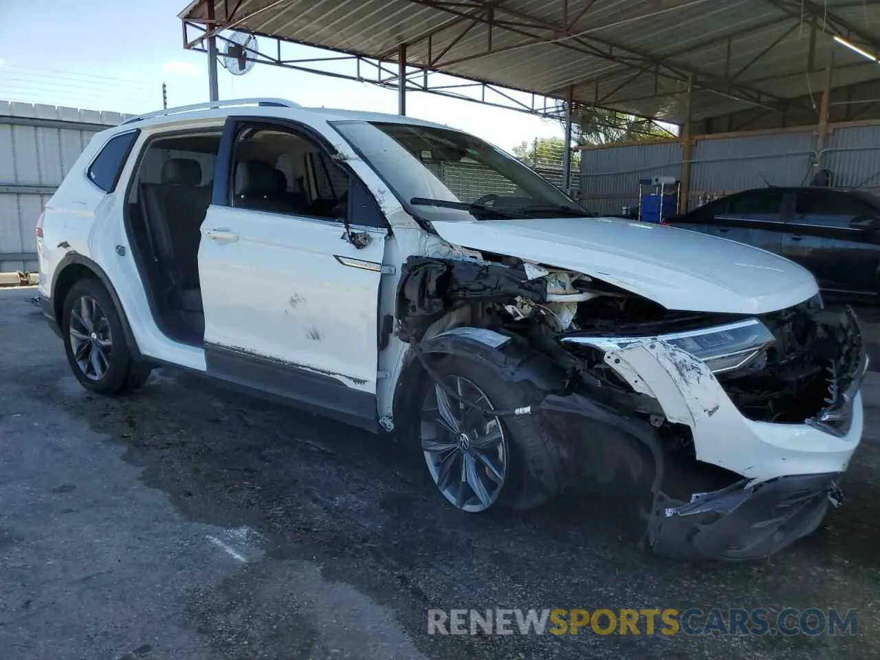 4 fotografías del automóvil dañado 3VVNB7AX3PM085428 VOLKSWAGEN TIGUAN 2023