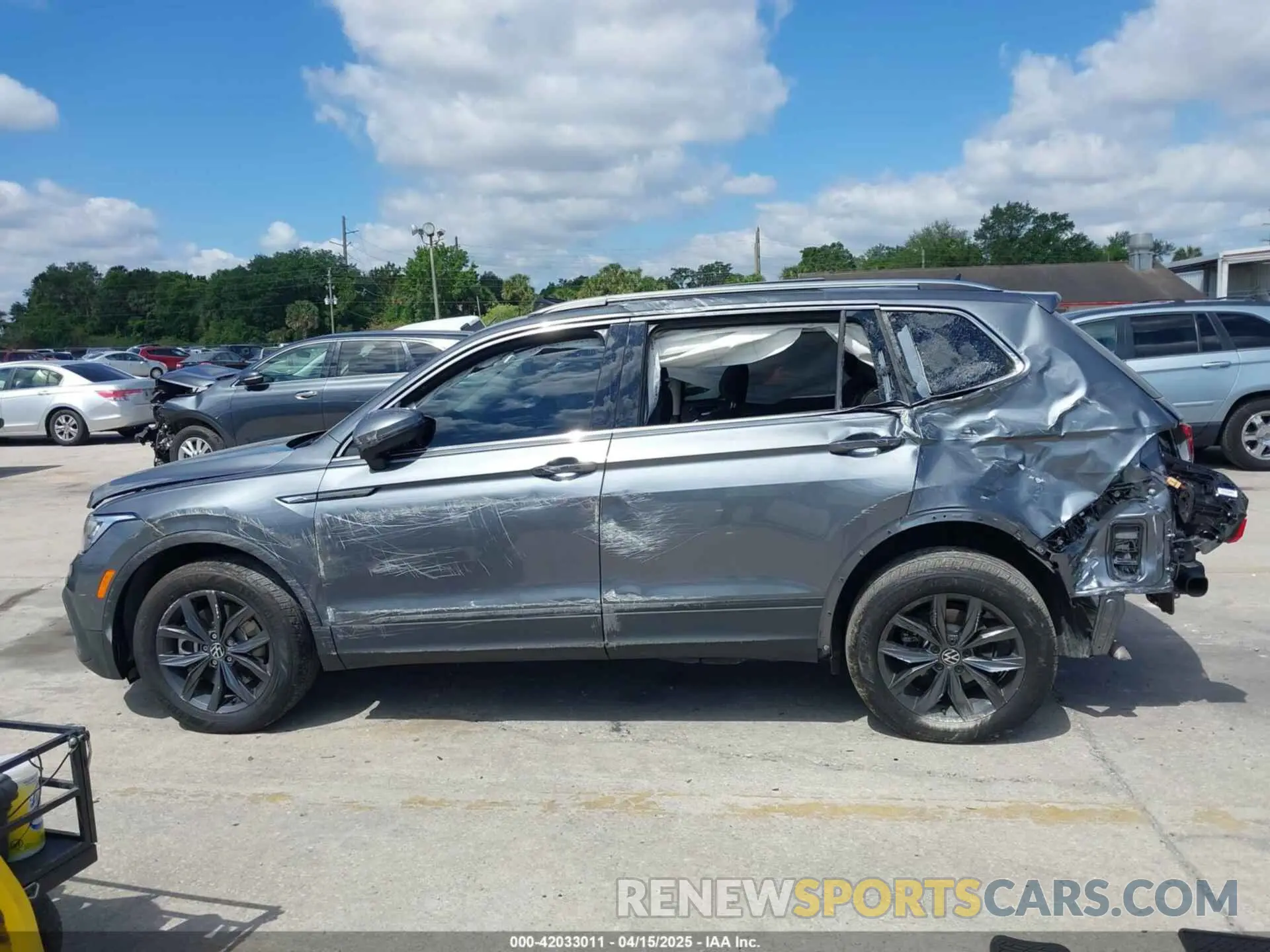 14 fotografías del automóvil dañado 3VVNB7AX5PM064693 VOLKSWAGEN TIGUAN 2023