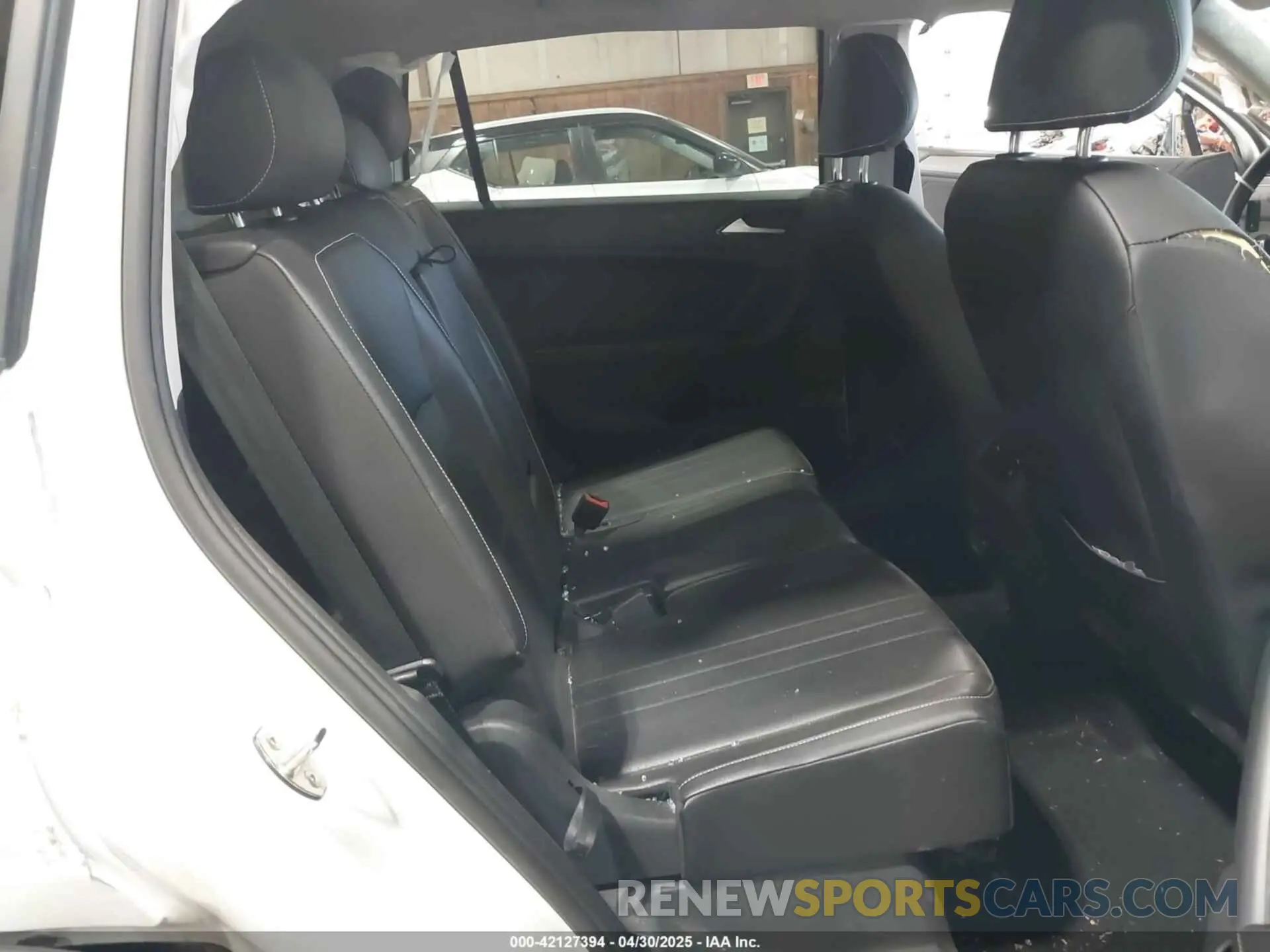 8 fotografías del automóvil dañado 3VVNB7AX5PM096138 VOLKSWAGEN TIGUAN 2023