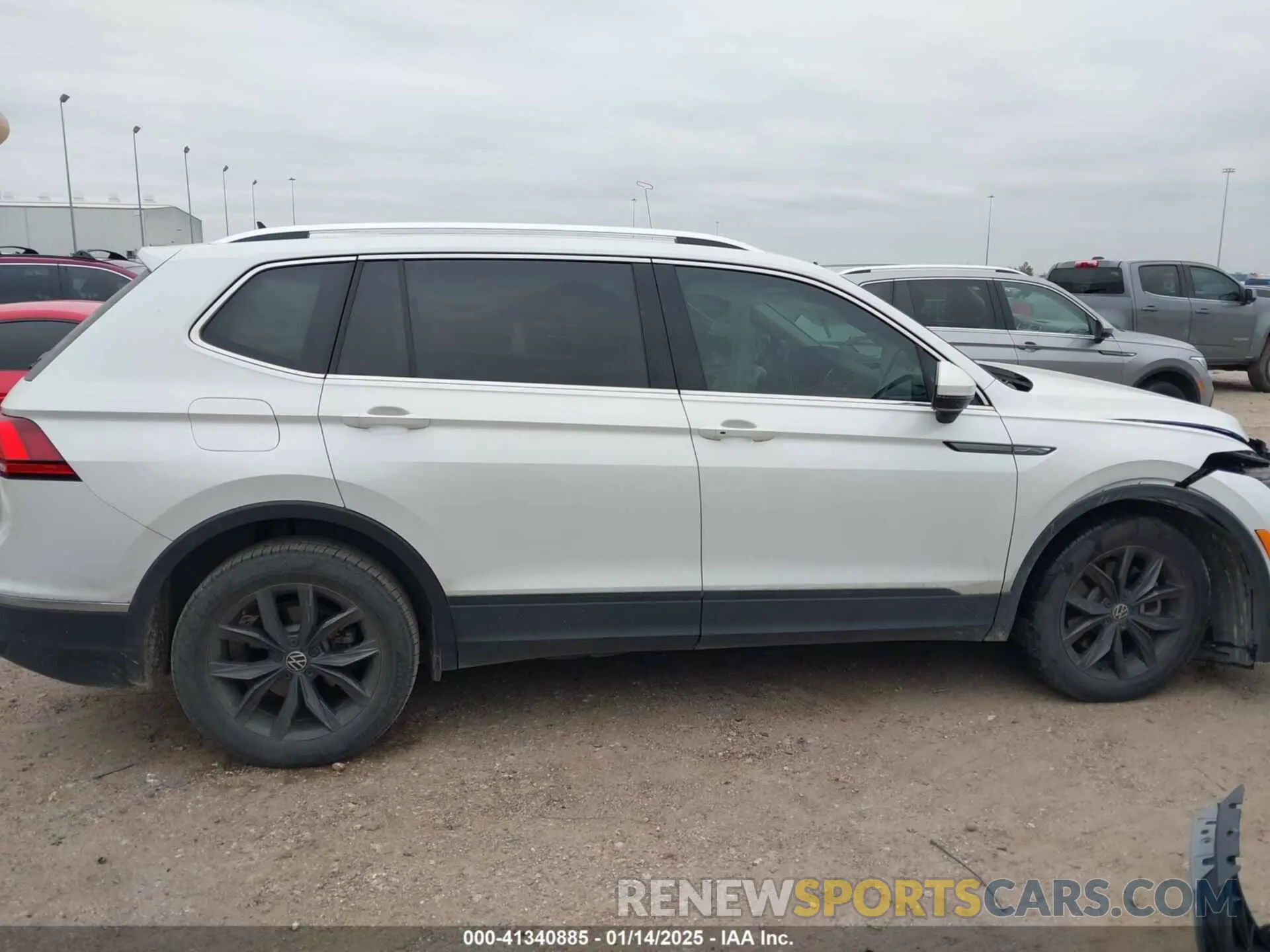 13 fotografías del automóvil dañado 3VVNB7AX8PM099759 VOLKSWAGEN TIGUAN 2023