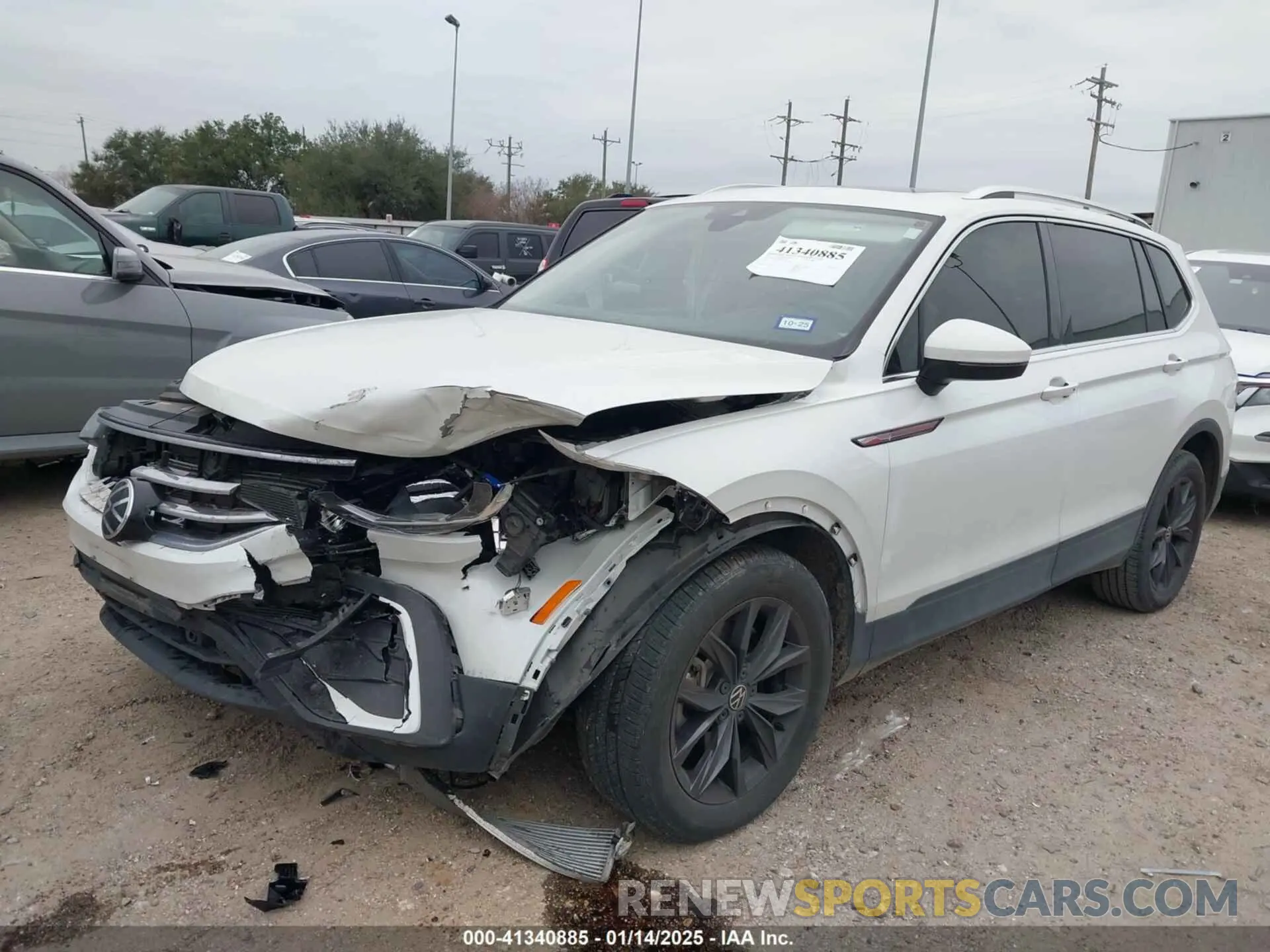 2 fotografías del automóvil dañado 3VVNB7AX8PM099759 VOLKSWAGEN TIGUAN 2023
