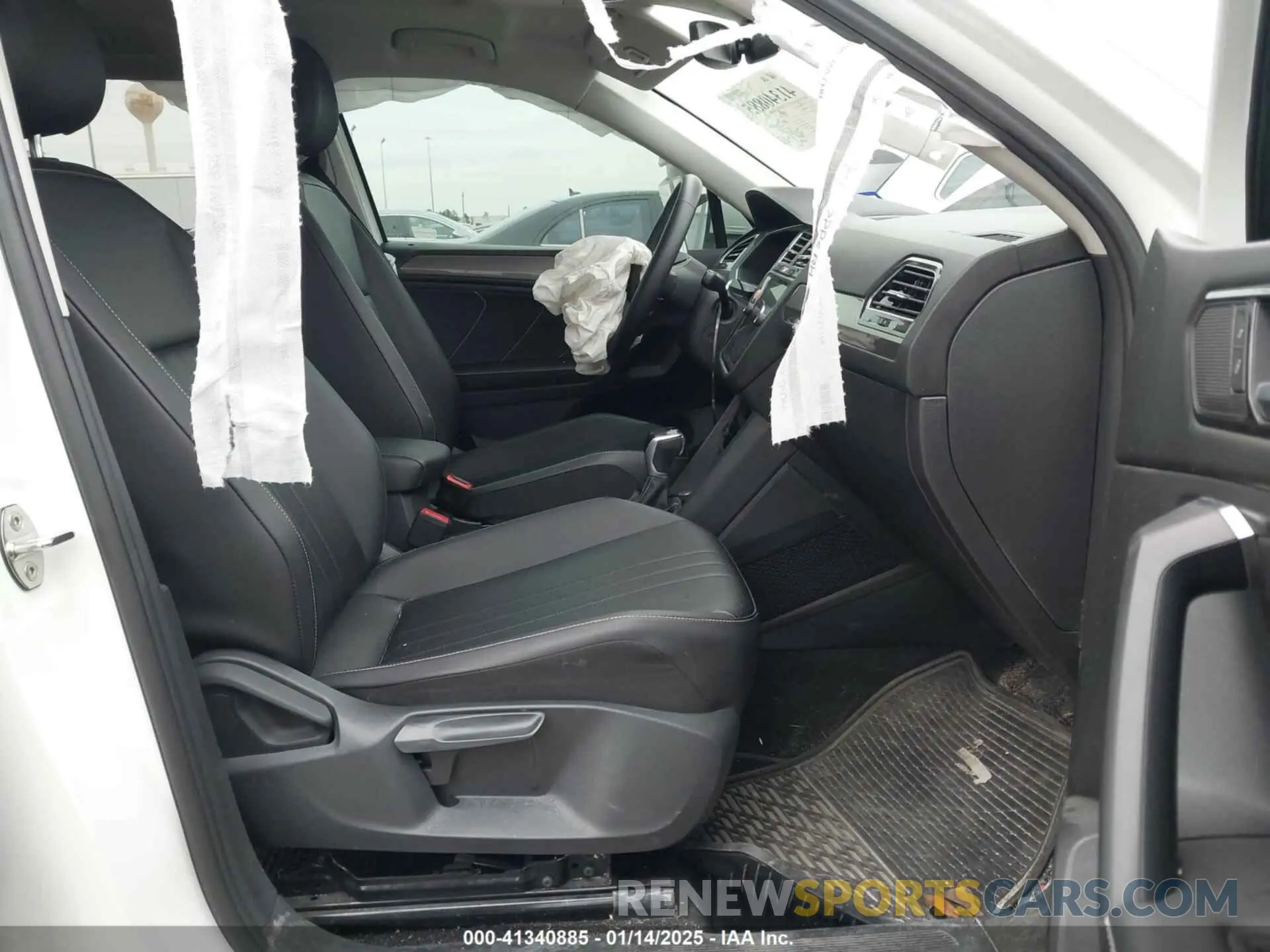 5 fotografías del automóvil dañado 3VVNB7AX8PM099759 VOLKSWAGEN TIGUAN 2023