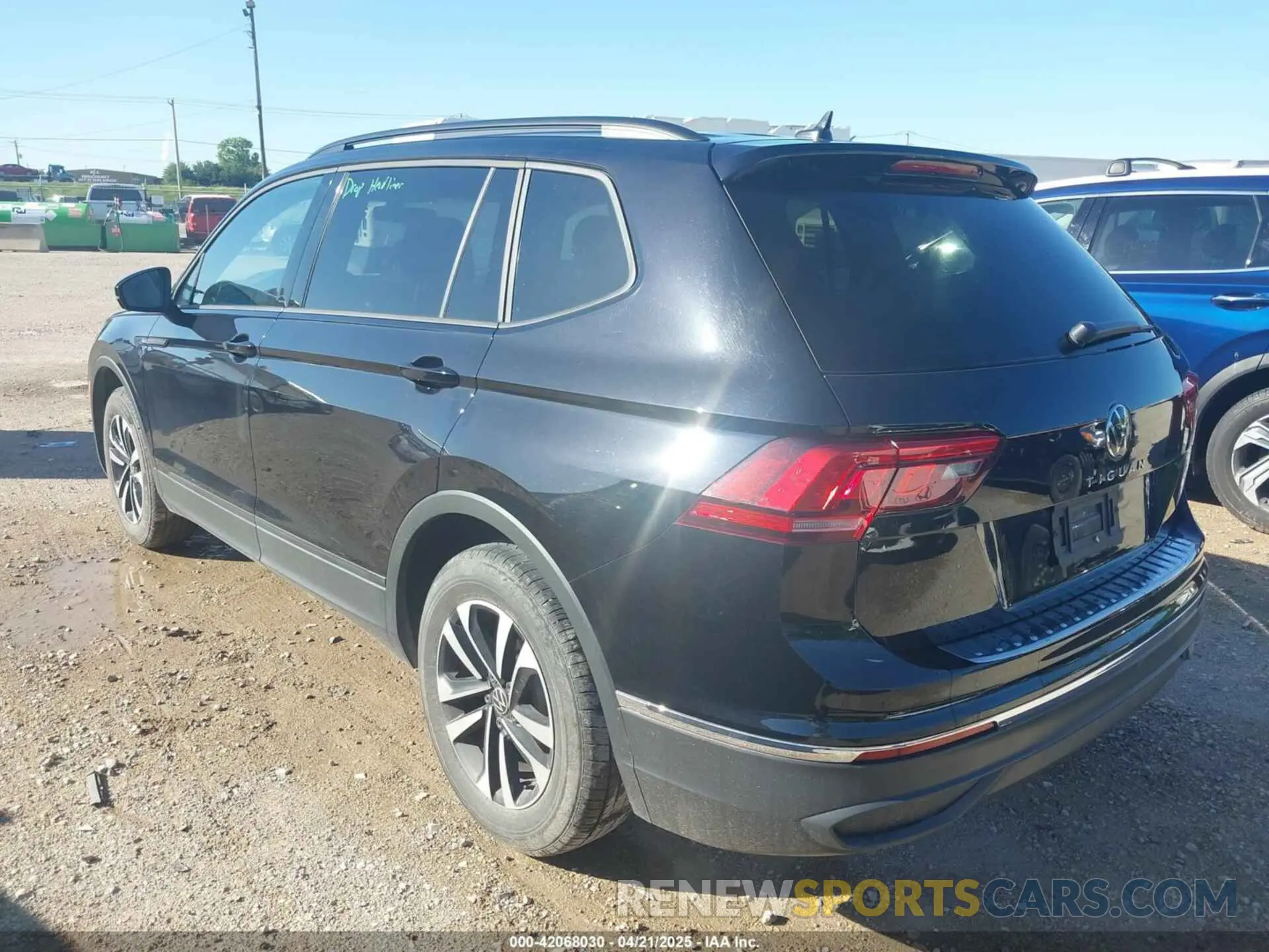 3 fotografías del automóvil dañado 3VVRB7AX0PM120136 VOLKSWAGEN TIGUAN 2023