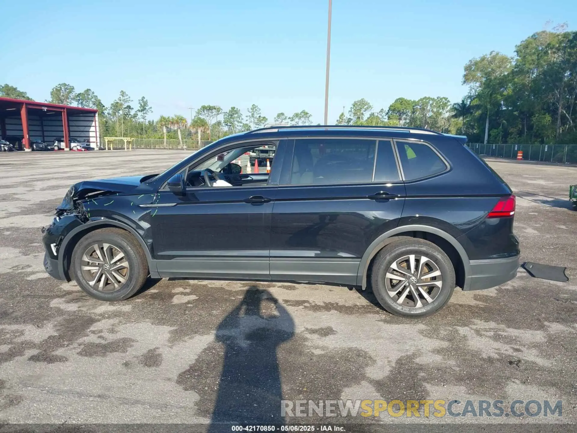 14 fotografías del automóvil dañado 3VVRB7AX1PM088491 VOLKSWAGEN TIGUAN 2023