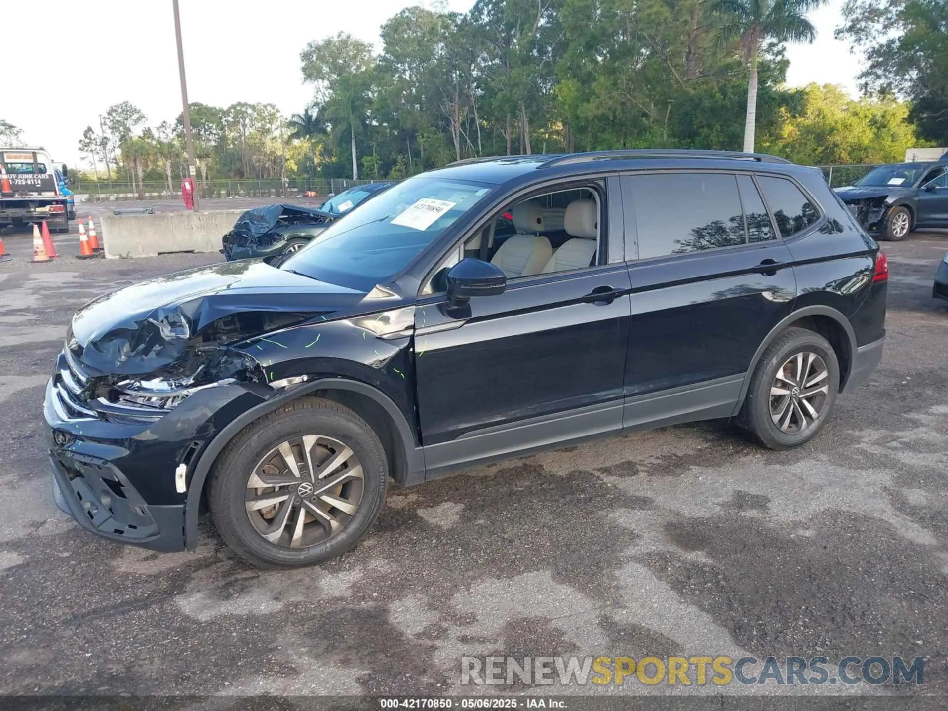 2 fotografías del automóvil dañado 3VVRB7AX1PM088491 VOLKSWAGEN TIGUAN 2023