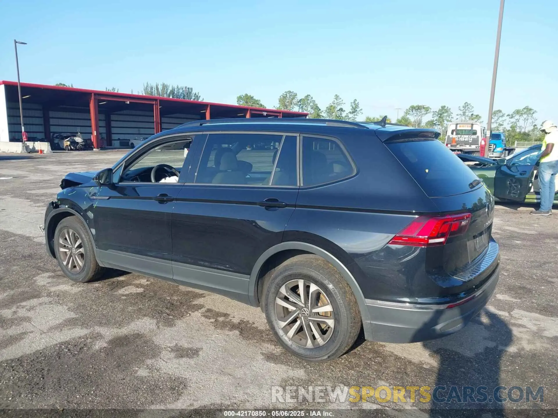 3 fotografías del automóvil dañado 3VVRB7AX1PM088491 VOLKSWAGEN TIGUAN 2023