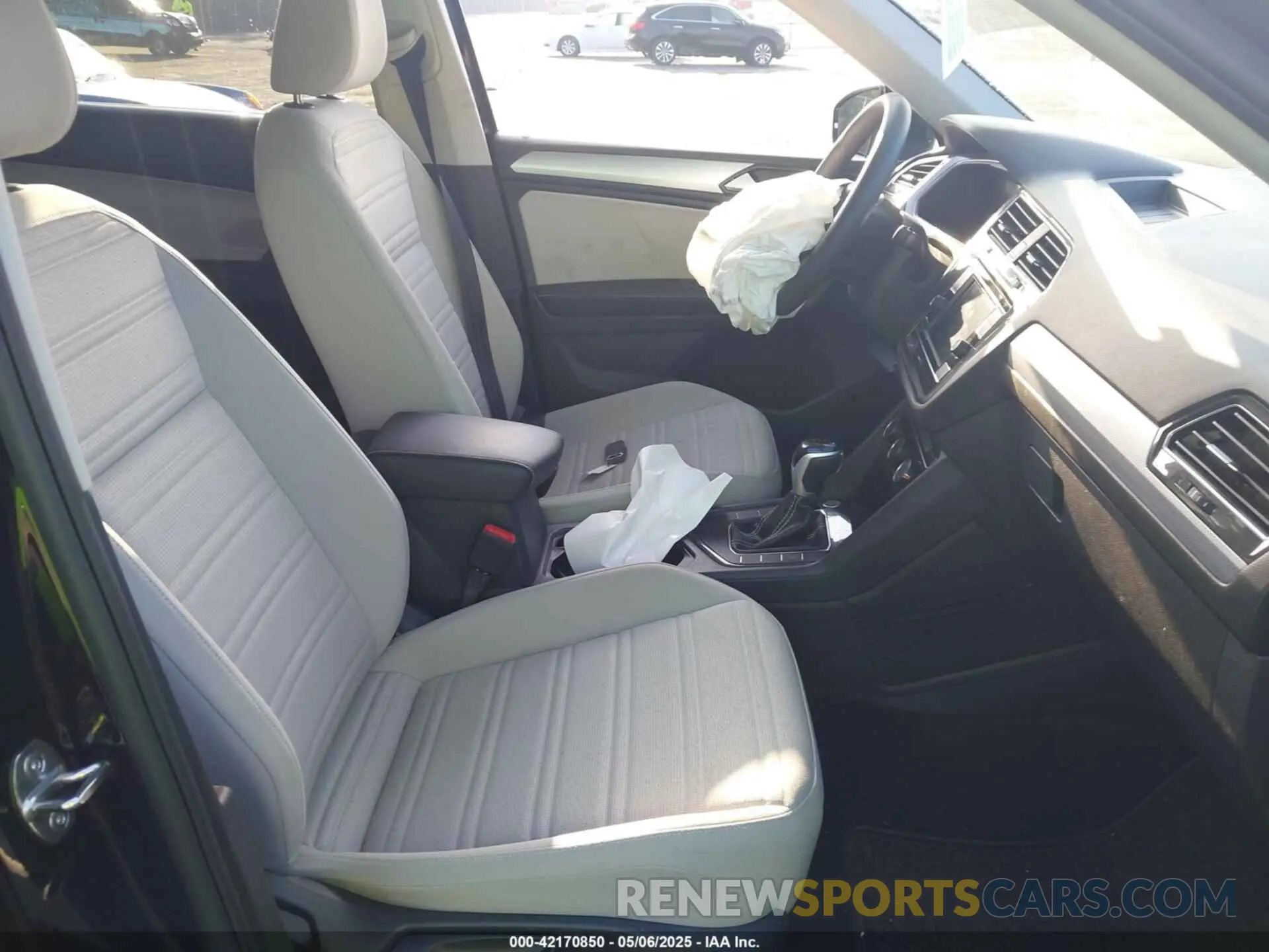 5 fotografías del automóvil dañado 3VVRB7AX1PM088491 VOLKSWAGEN TIGUAN 2023