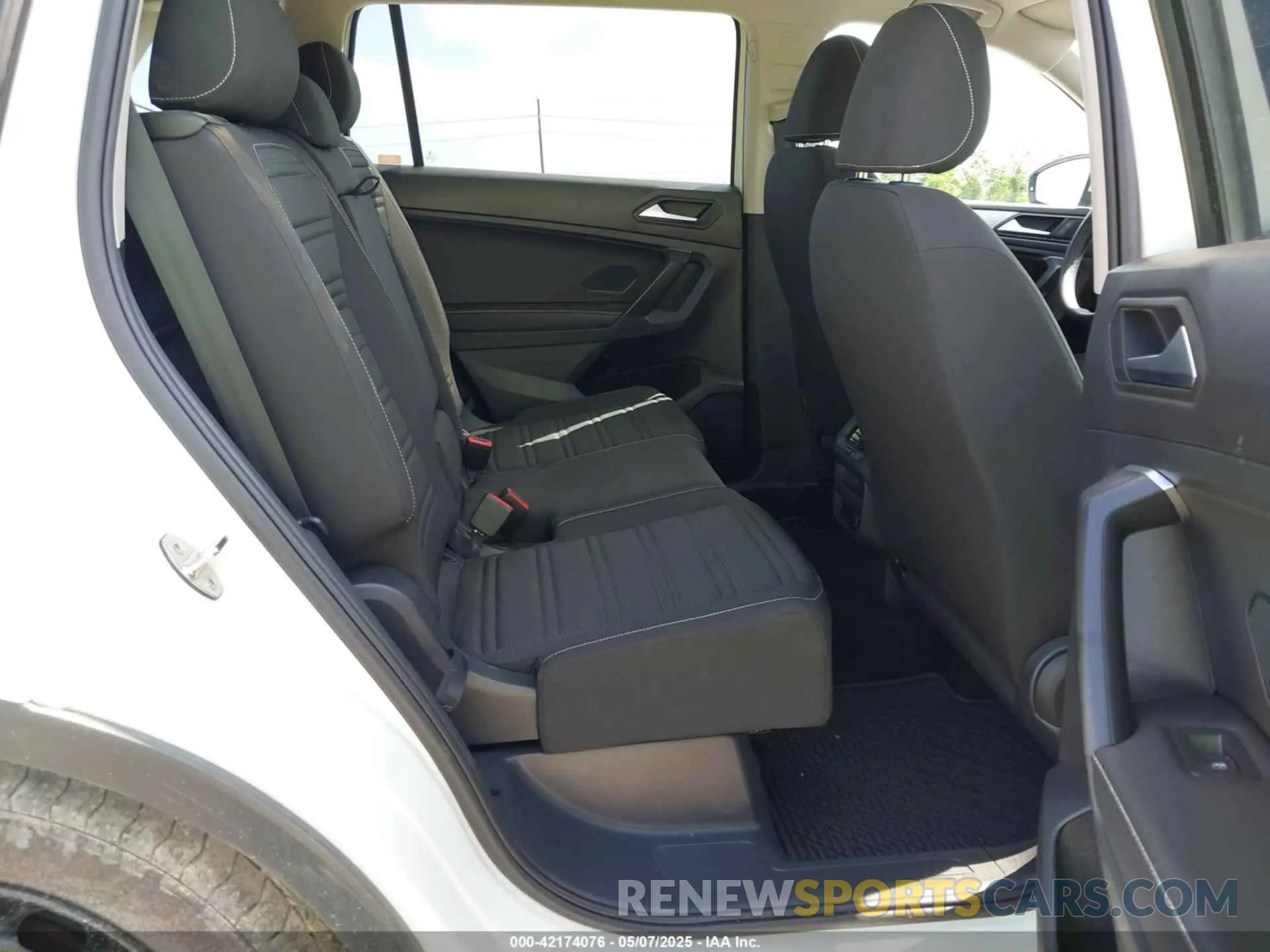 8 fotografías del automóvil dañado 3VVRB7AX1PM115138 VOLKSWAGEN TIGUAN 2023