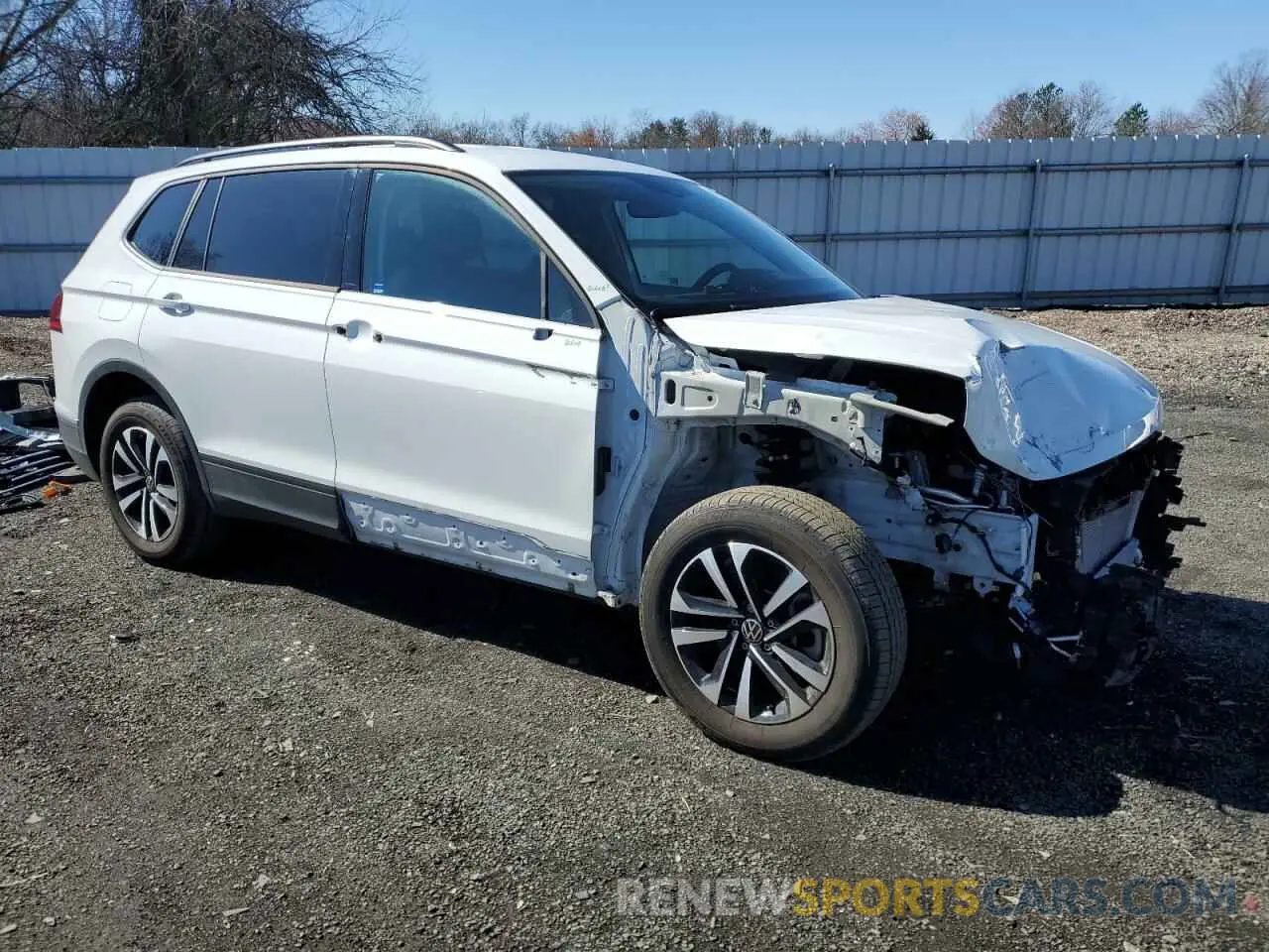 4 fotografías del automóvil dañado 3VVRB7AX2PM119666 VOLKSWAGEN TIGUAN 2023
