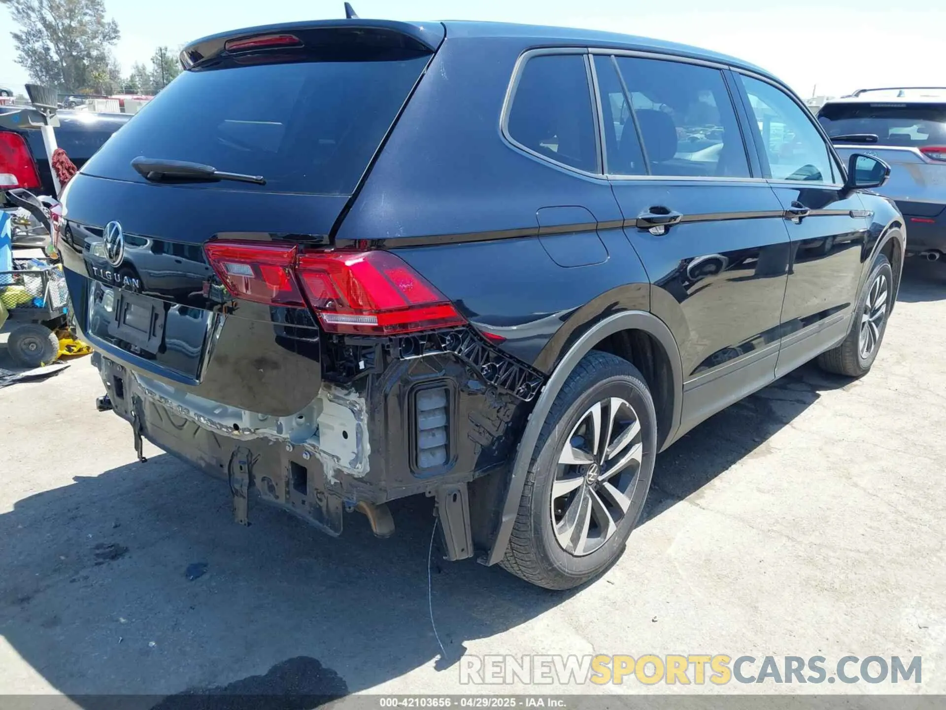 4 fotografías del automóvil dañado 3VVRB7AX3PM064709 VOLKSWAGEN TIGUAN 2023