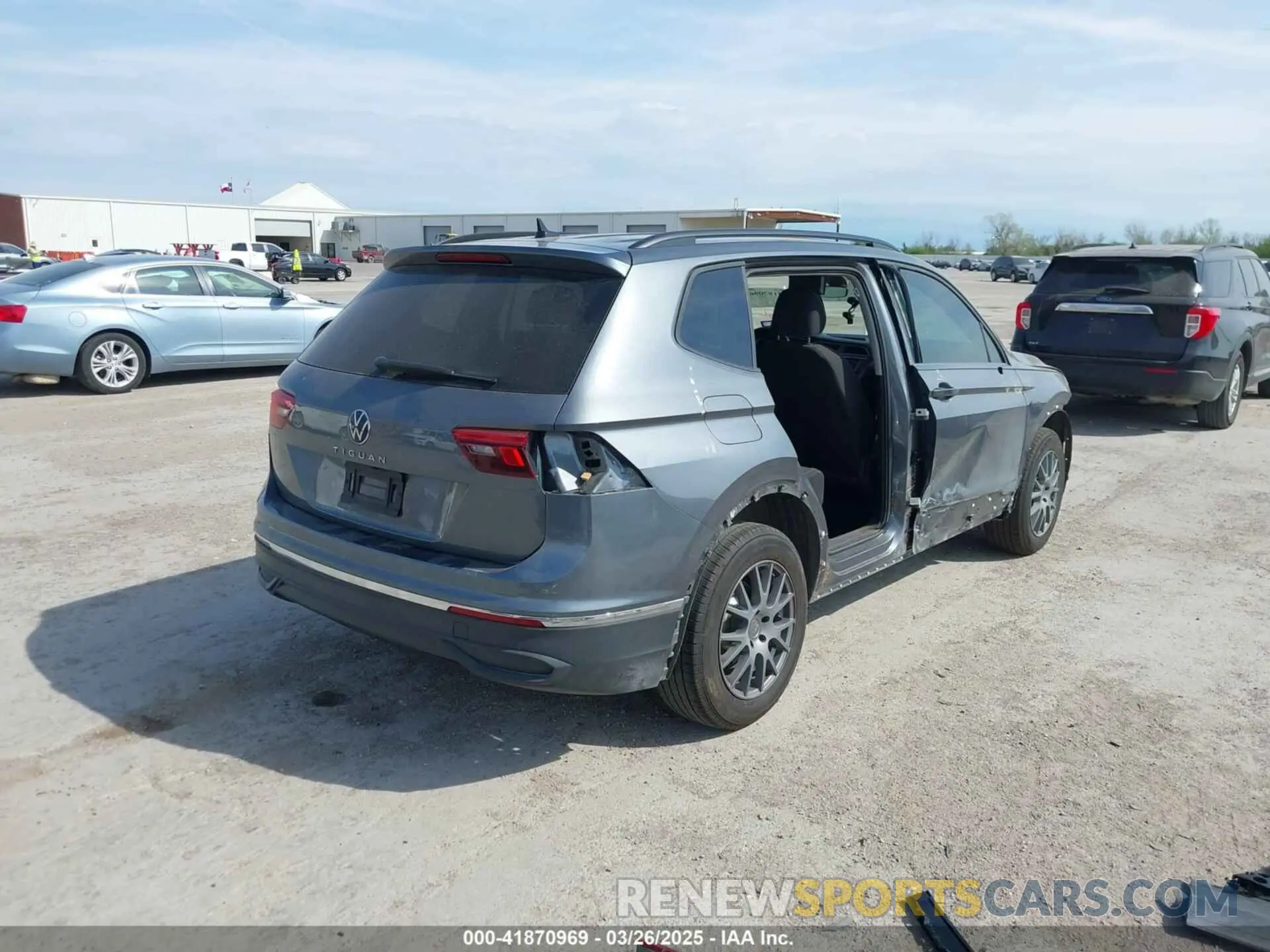4 fotografías del automóvil dañado 3VVRB7AX9PM132401 VOLKSWAGEN TIGUAN 2023