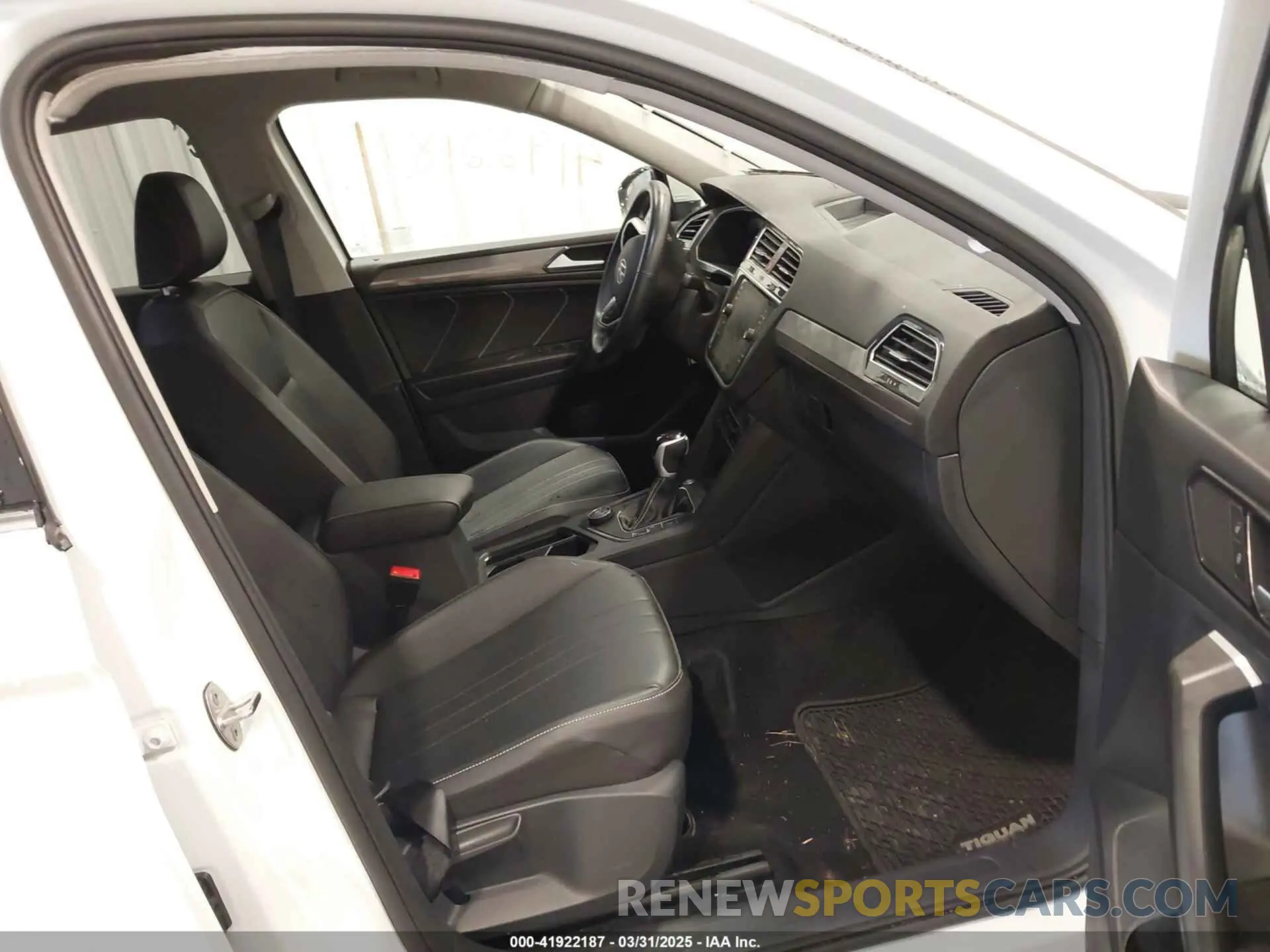 5 fotografías del automóvil dañado 3VV2B7AX0RM035320 VOLKSWAGEN TIGUAN 2024