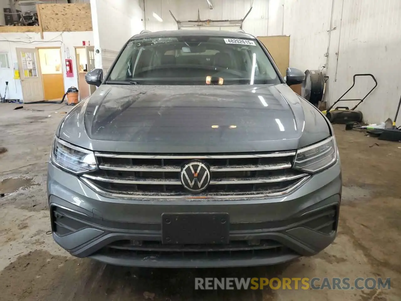 5 fotografías del automóvil dañado 3VV2B7AX3RM194106 VOLKSWAGEN TIGUAN 2024