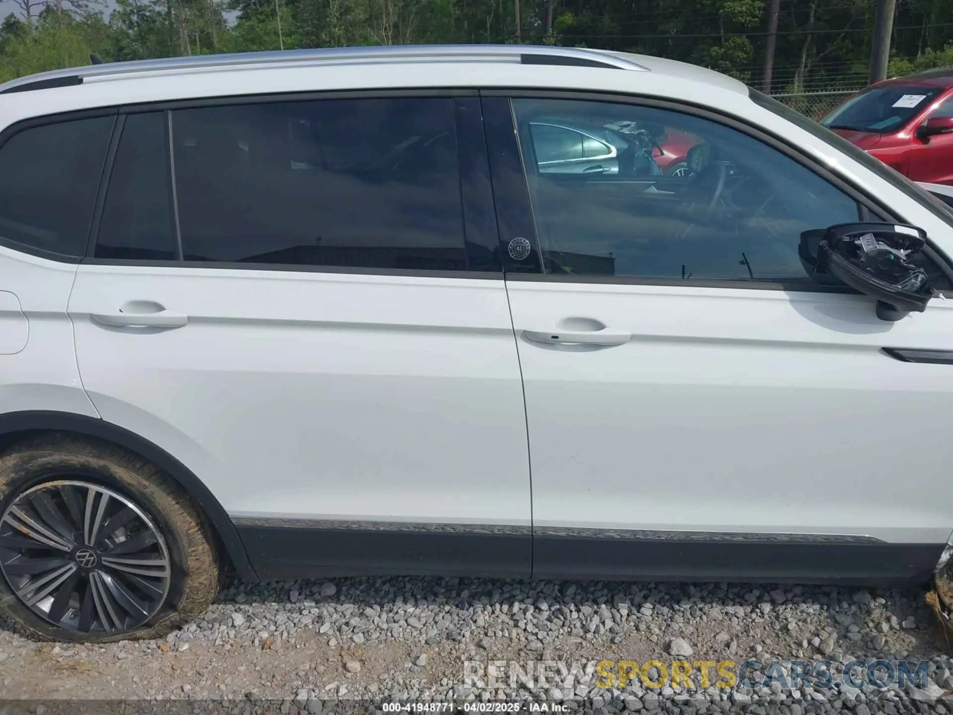 13 fotografías del automóvil dañado 3VV2B7AX6RM202781 VOLKSWAGEN TIGUAN 2024
