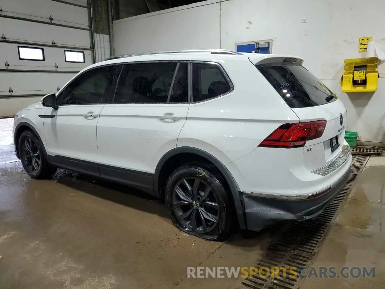 2 fotografías del automóvil dañado 3VV2B7AXXRM047944 VOLKSWAGEN TIGUAN 2024