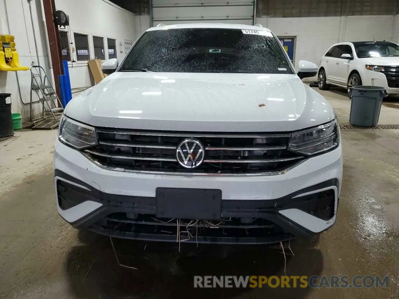 5 fotografías del automóvil dañado 3VV2B7AXXRM047944 VOLKSWAGEN TIGUAN 2024