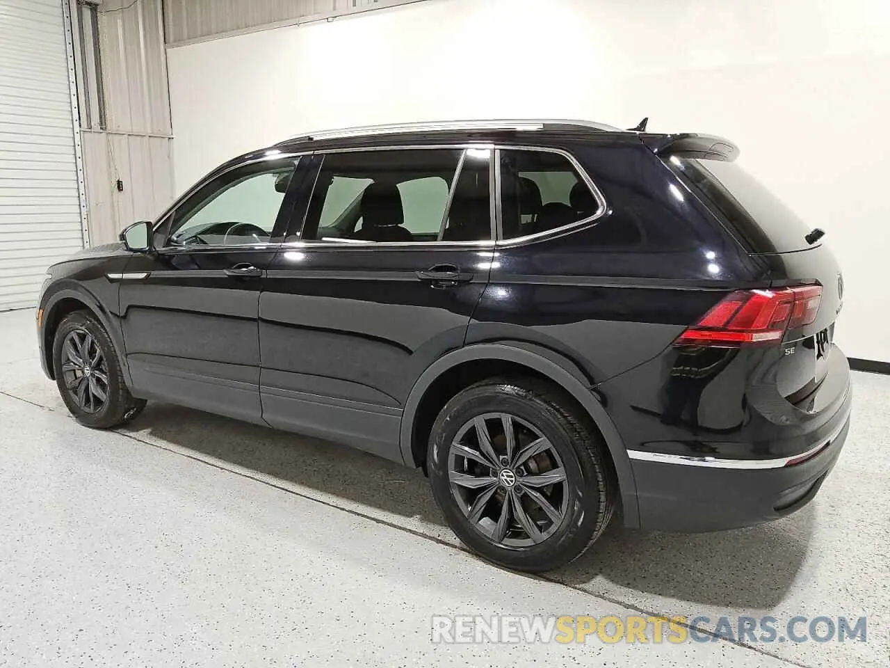 2 fotografías del automóvil dañado 3VV3B7AX1RM060831 VOLKSWAGEN TIGUAN 2024