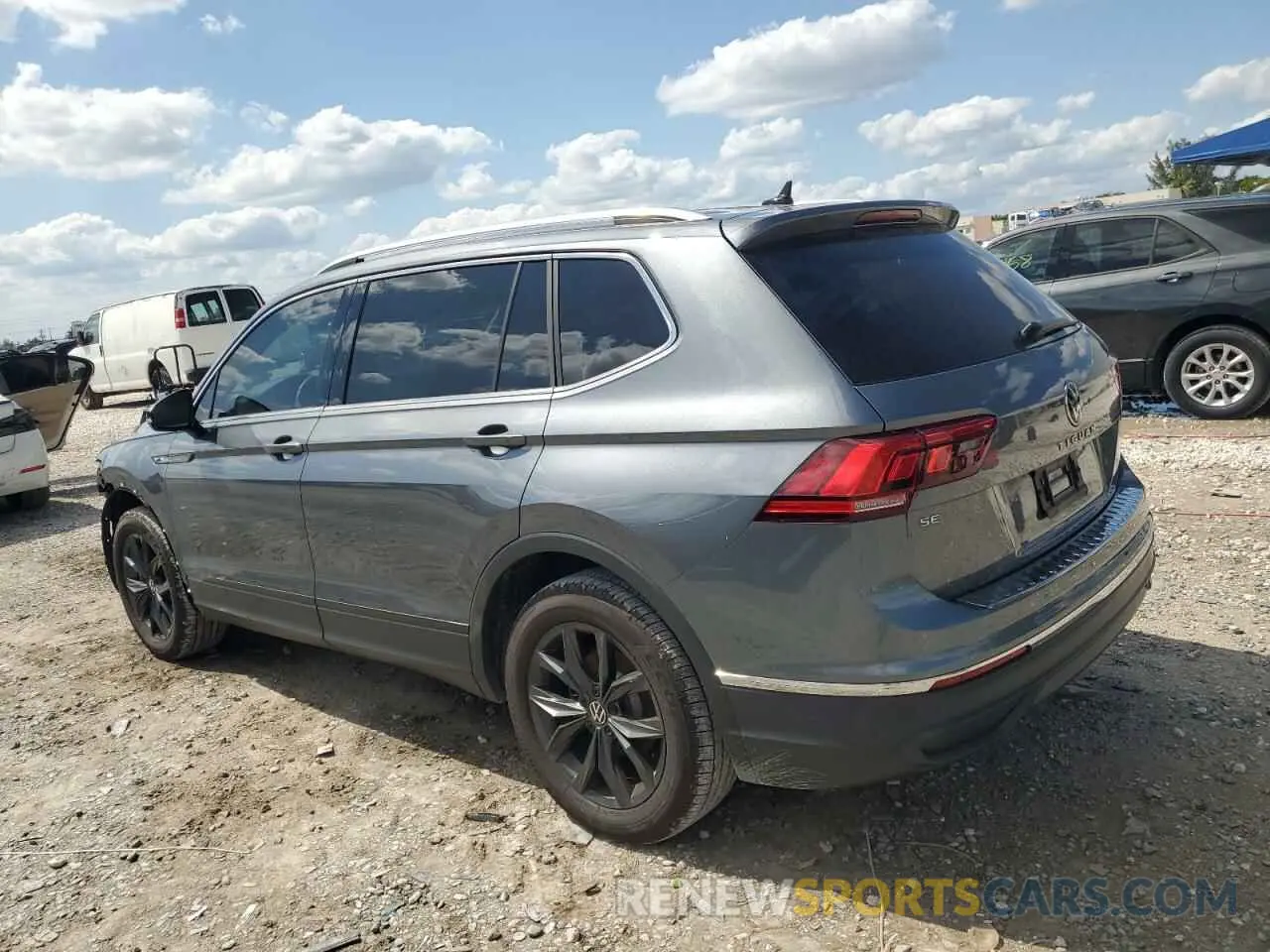 2 fotografías del automóvil dañado 3VV3B7AX1RM062160 VOLKSWAGEN TIGUAN 2024