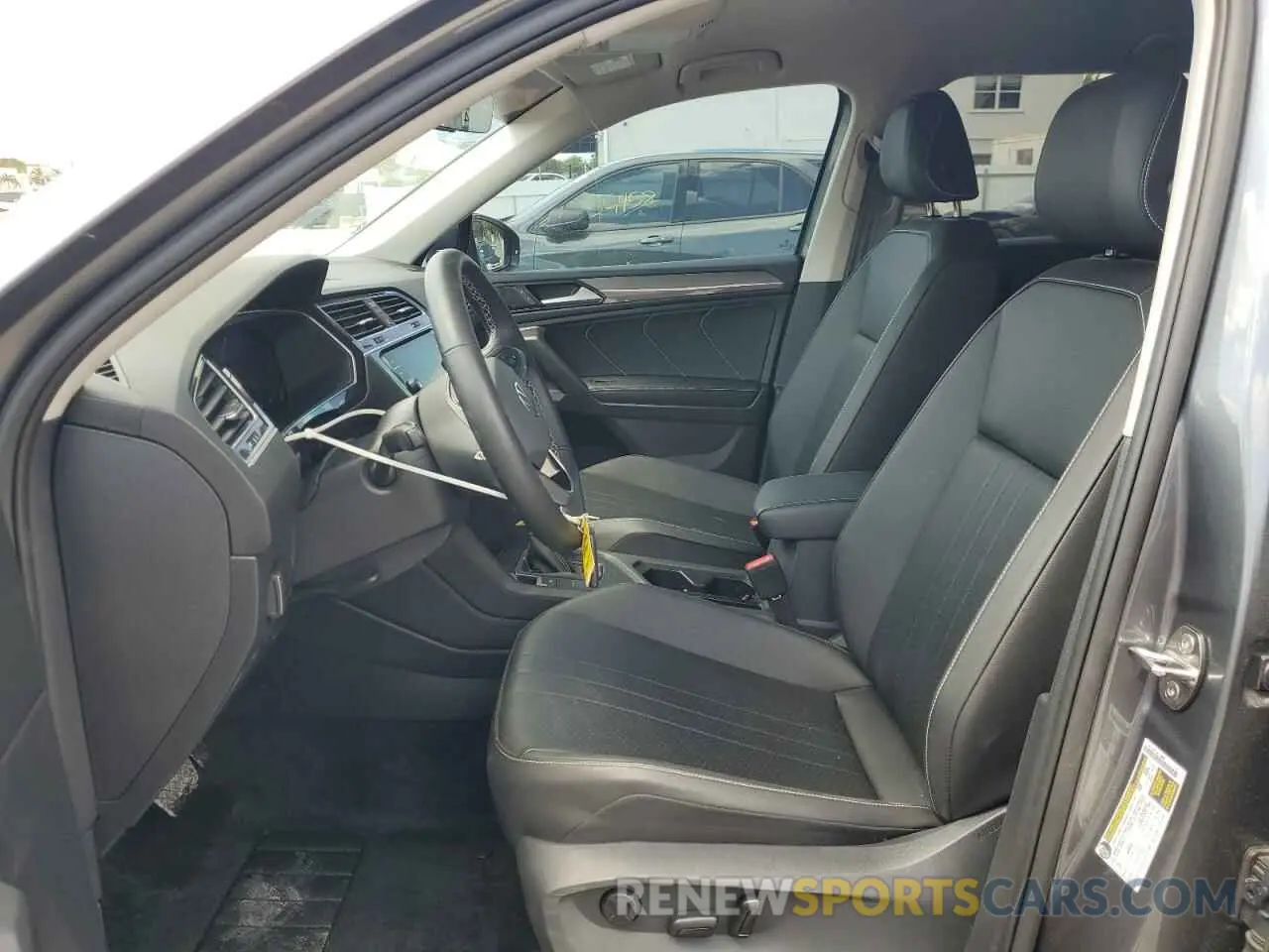 7 fotografías del automóvil dañado 3VV3B7AX1RM062160 VOLKSWAGEN TIGUAN 2024