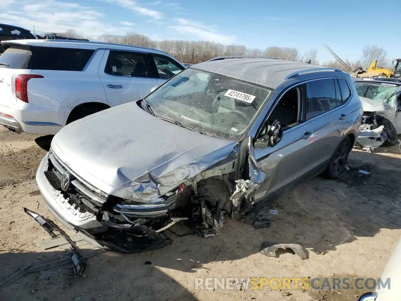 1 fotografías del automóvil dañado 3VV3B7AX2RM050020 VOLKSWAGEN TIGUAN 2024
