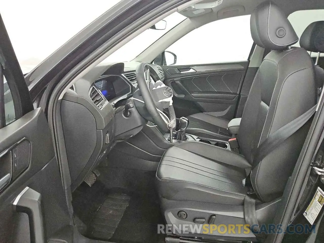 7 fotografías del automóvil dañado 3VV3B7AX2RM125086 VOLKSWAGEN TIGUAN 2024