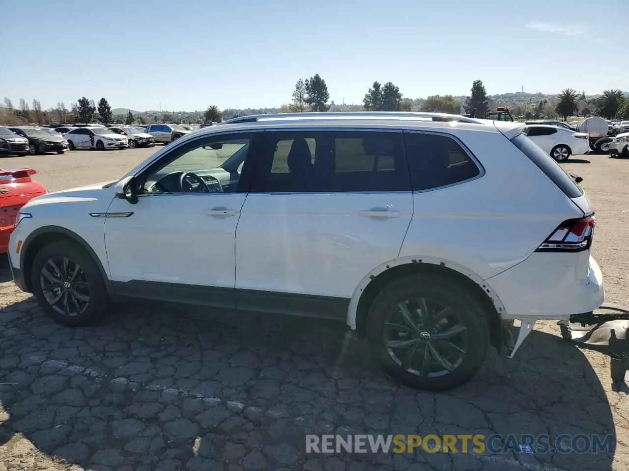 2 fotografías del automóvil dañado 3VV3B7AX7RM093378 VOLKSWAGEN TIGUAN 2024