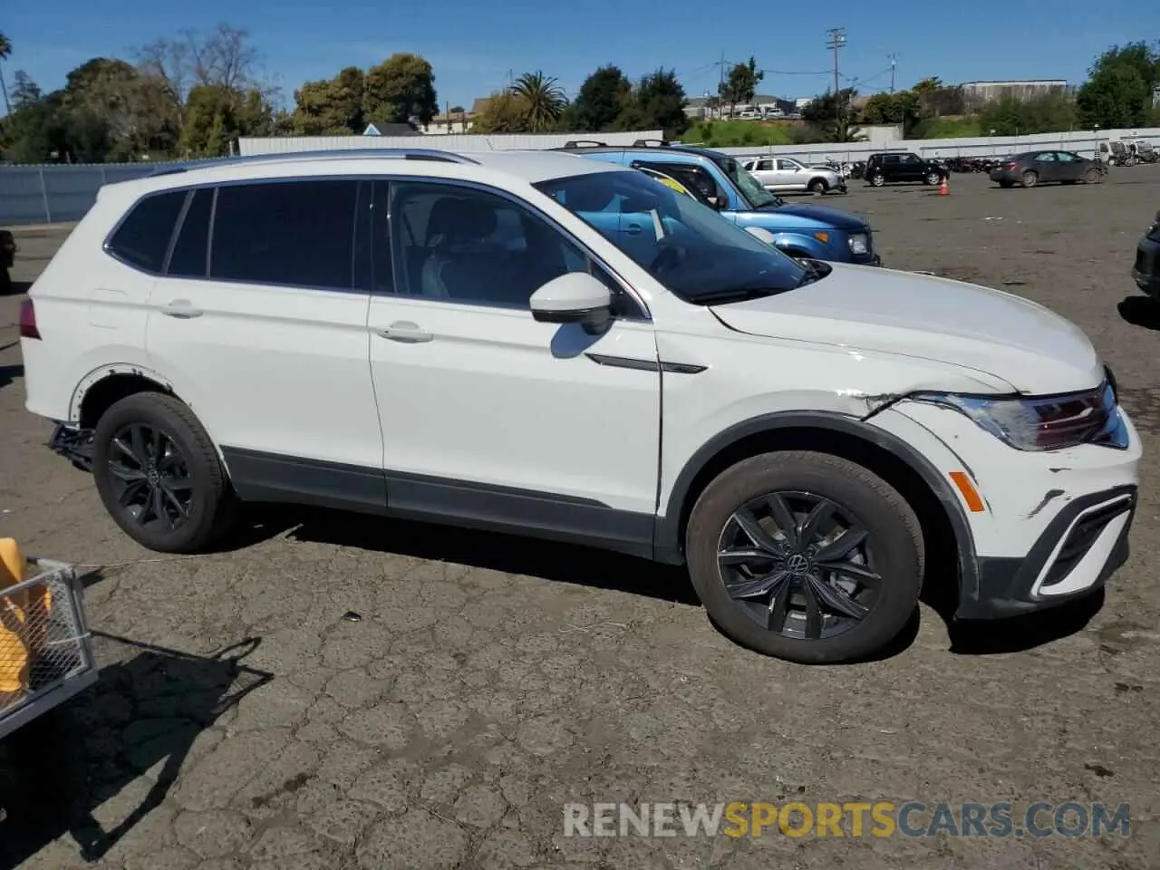 4 fotografías del automóvil dañado 3VV3B7AX7RM093378 VOLKSWAGEN TIGUAN 2024