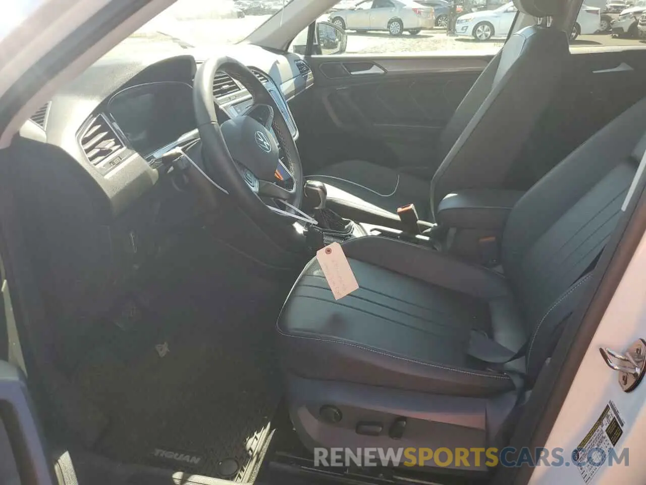 7 fotografías del automóvil dañado 3VV3B7AX7RM093378 VOLKSWAGEN TIGUAN 2024