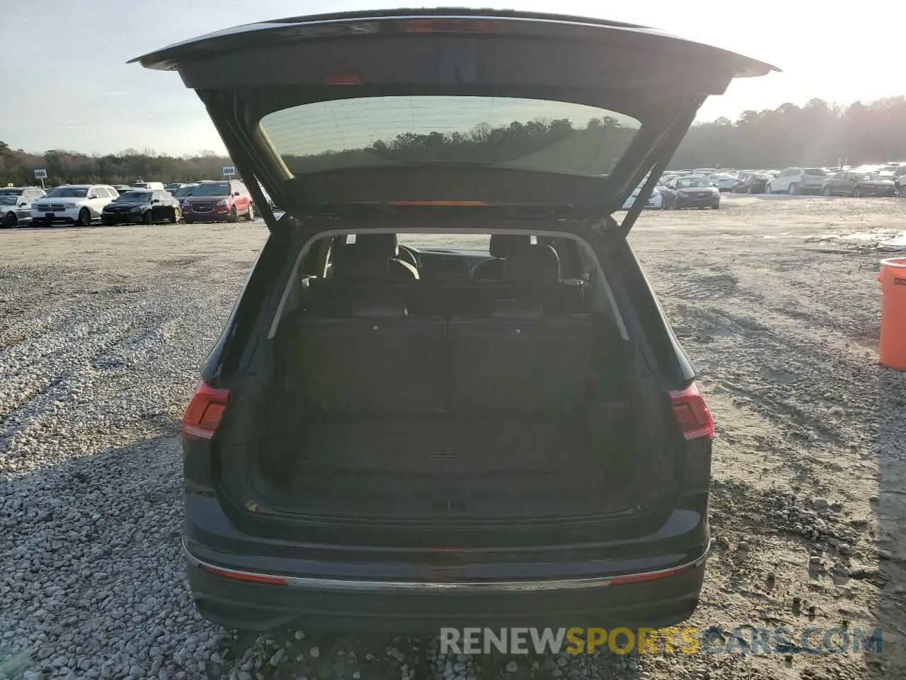 6 fotografías del automóvil dañado 3VV3B7AX8RM136190 VOLKSWAGEN TIGUAN 2024