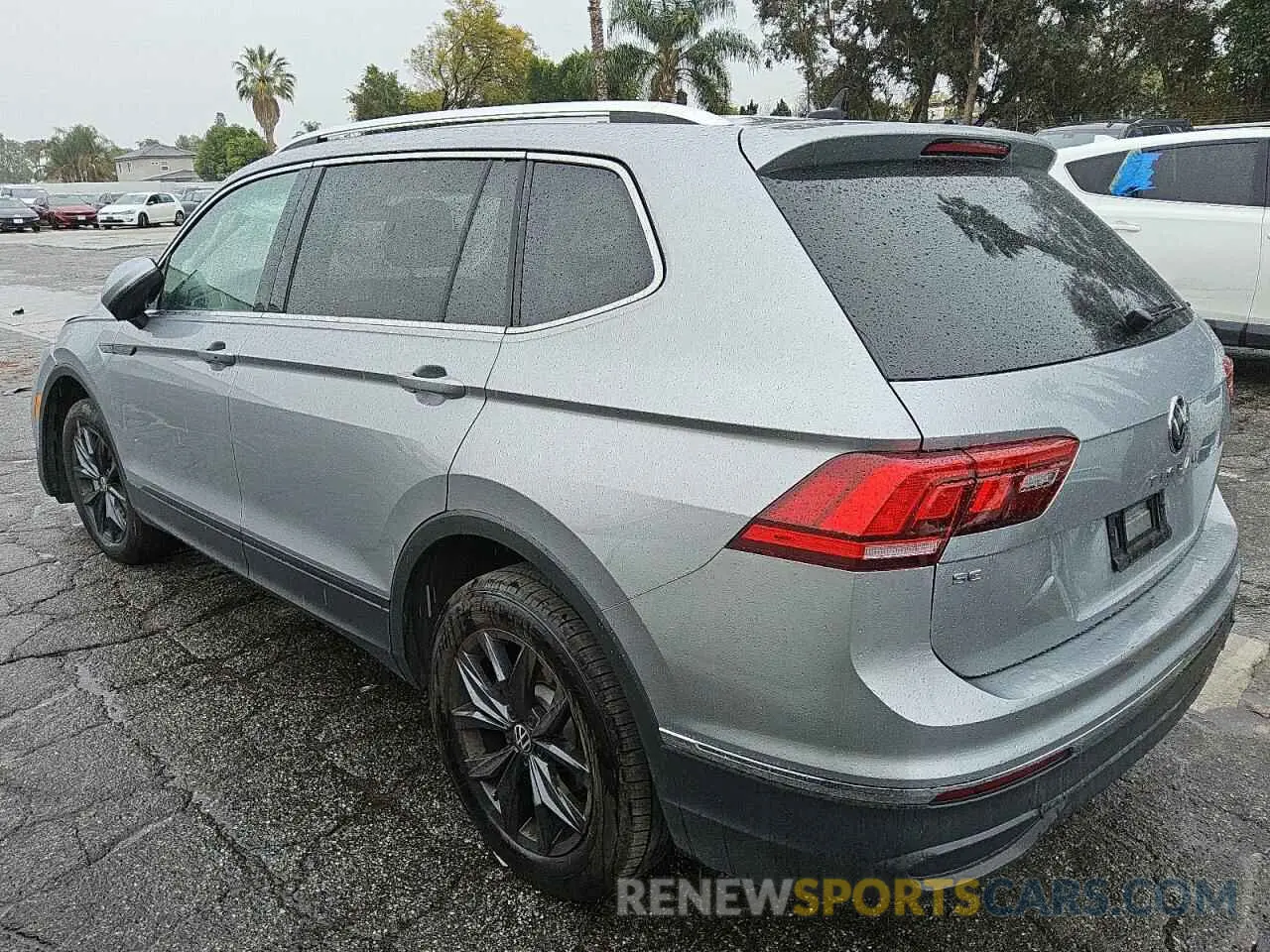 2 fotografías del automóvil dañado 3VV3B7AXXRM098171 VOLKSWAGEN TIGUAN 2024