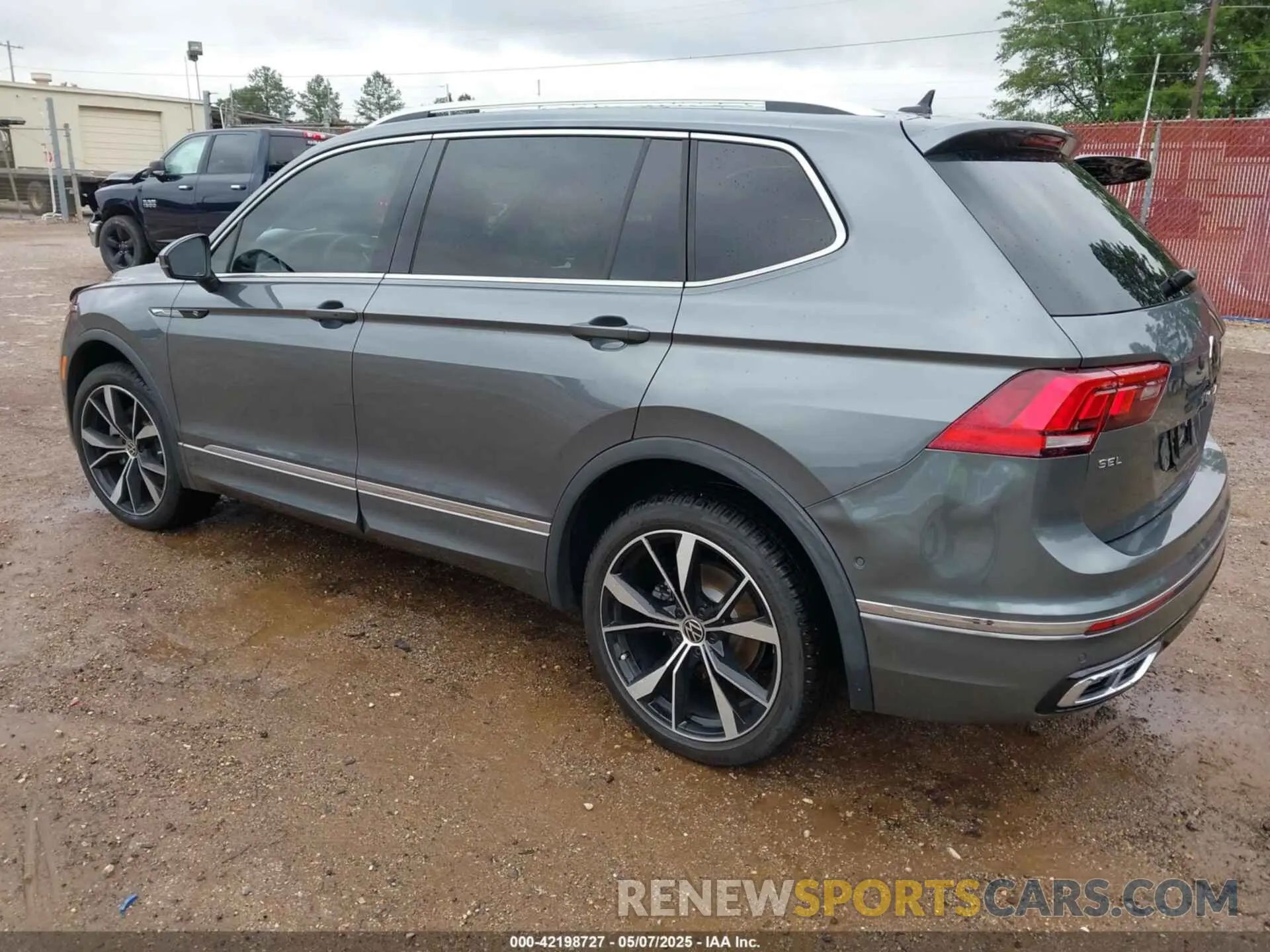 3 fotografías del automóvil dañado 3VV4B7AX3RM150065 VOLKSWAGEN TIGUAN 2024