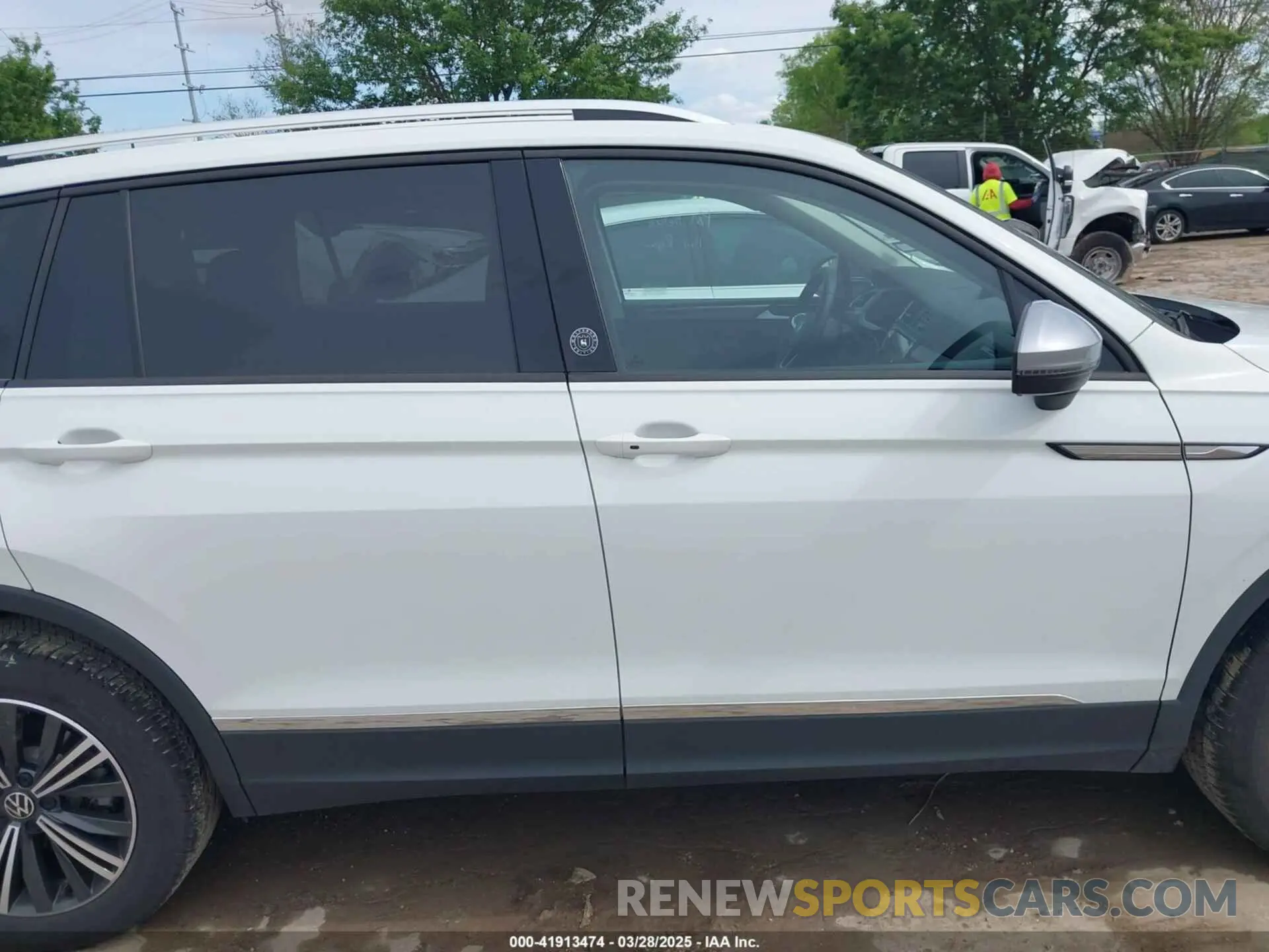 13 fotografías del automóvil dañado 3VV5B7AX1RM232736 VOLKSWAGEN TIGUAN 2024