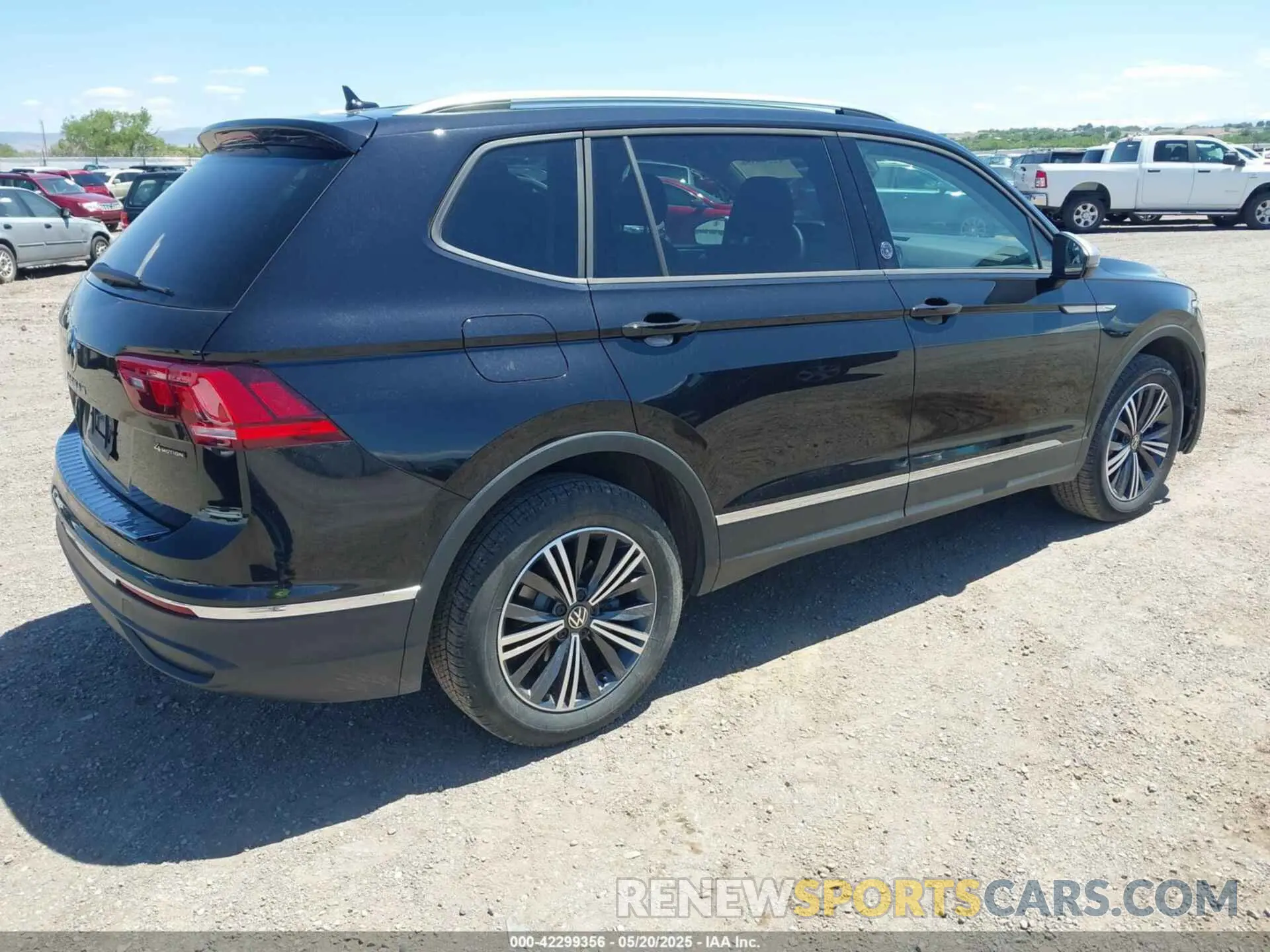 4 fotografías del automóvil dañado 3VV5B7AX7RM232983 VOLKSWAGEN TIGUAN 2024